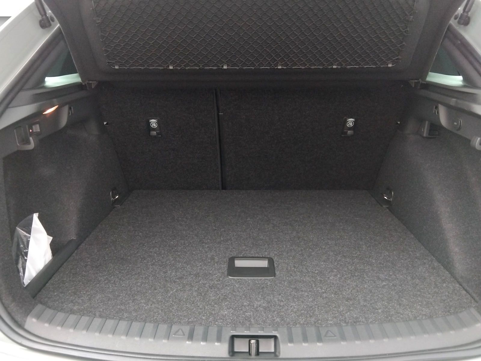 Fahrzeugabbildung SKODA Scala 1.5TSI Monte Carlo 18" AHK ACC Side Matrix