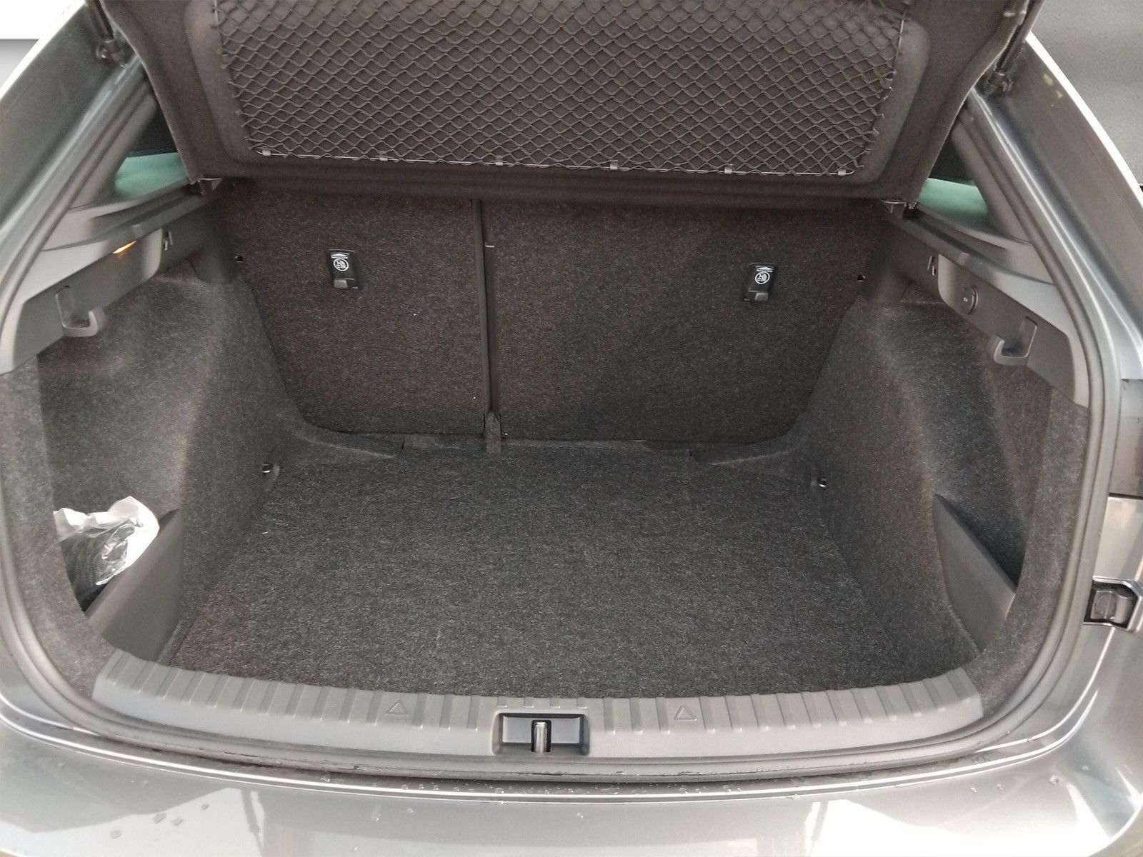 Fahrzeugabbildung SKODA Scala 1.5TSI Monte Carlo 18" AHK ACC Side Matrix