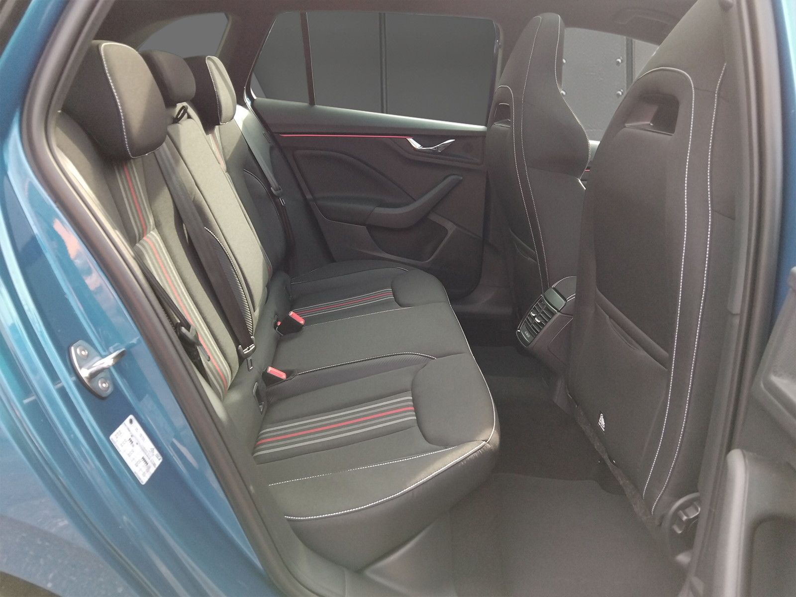 Fahrzeugabbildung SKODA Scala 1.5TSI Monte Carlo 18" AHK ACCSide Matrix