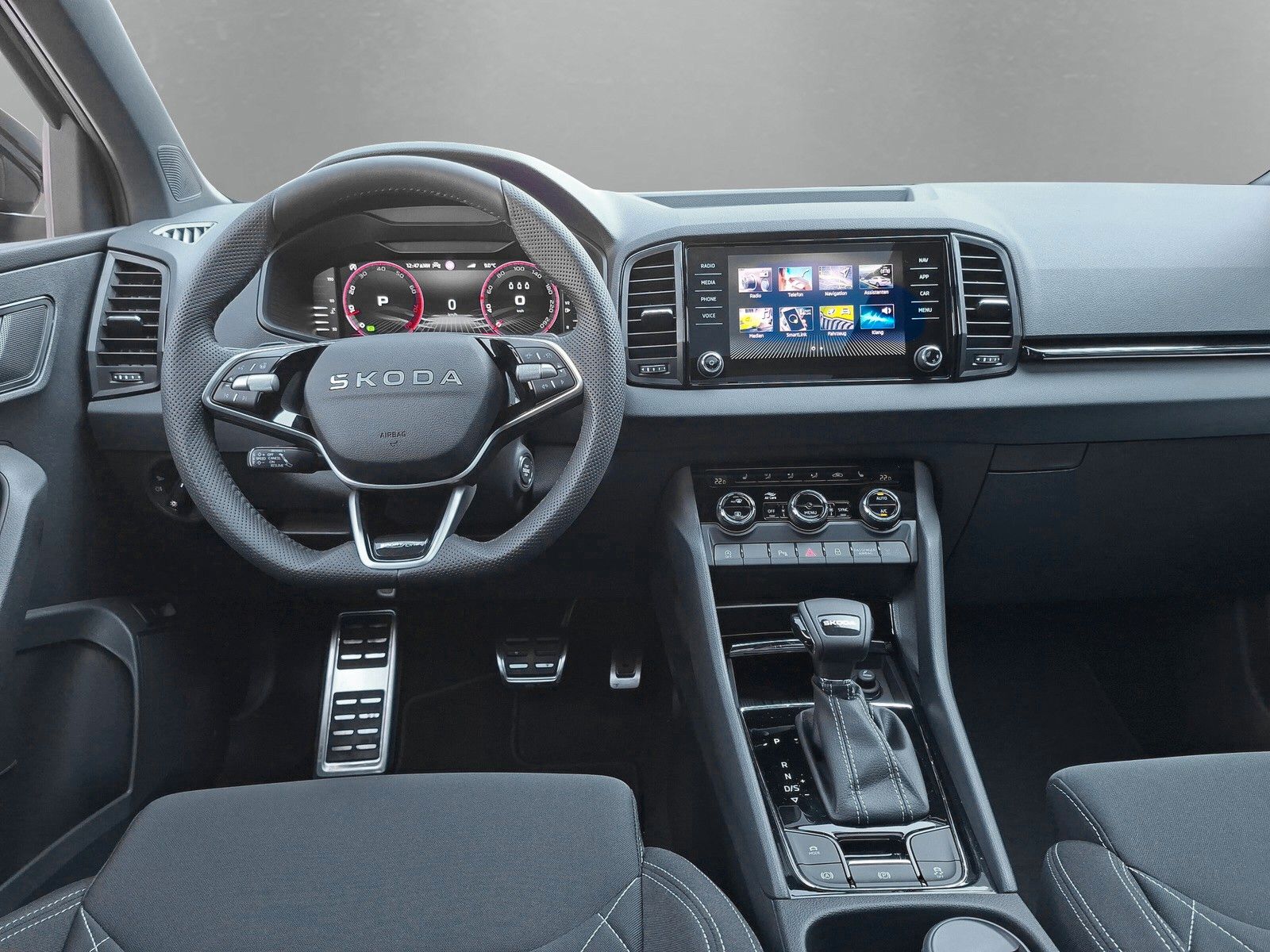 Fahrzeugabbildung SKODA Karoq 1.5 TSI Sportline Pano AHK Matrix 19" Side