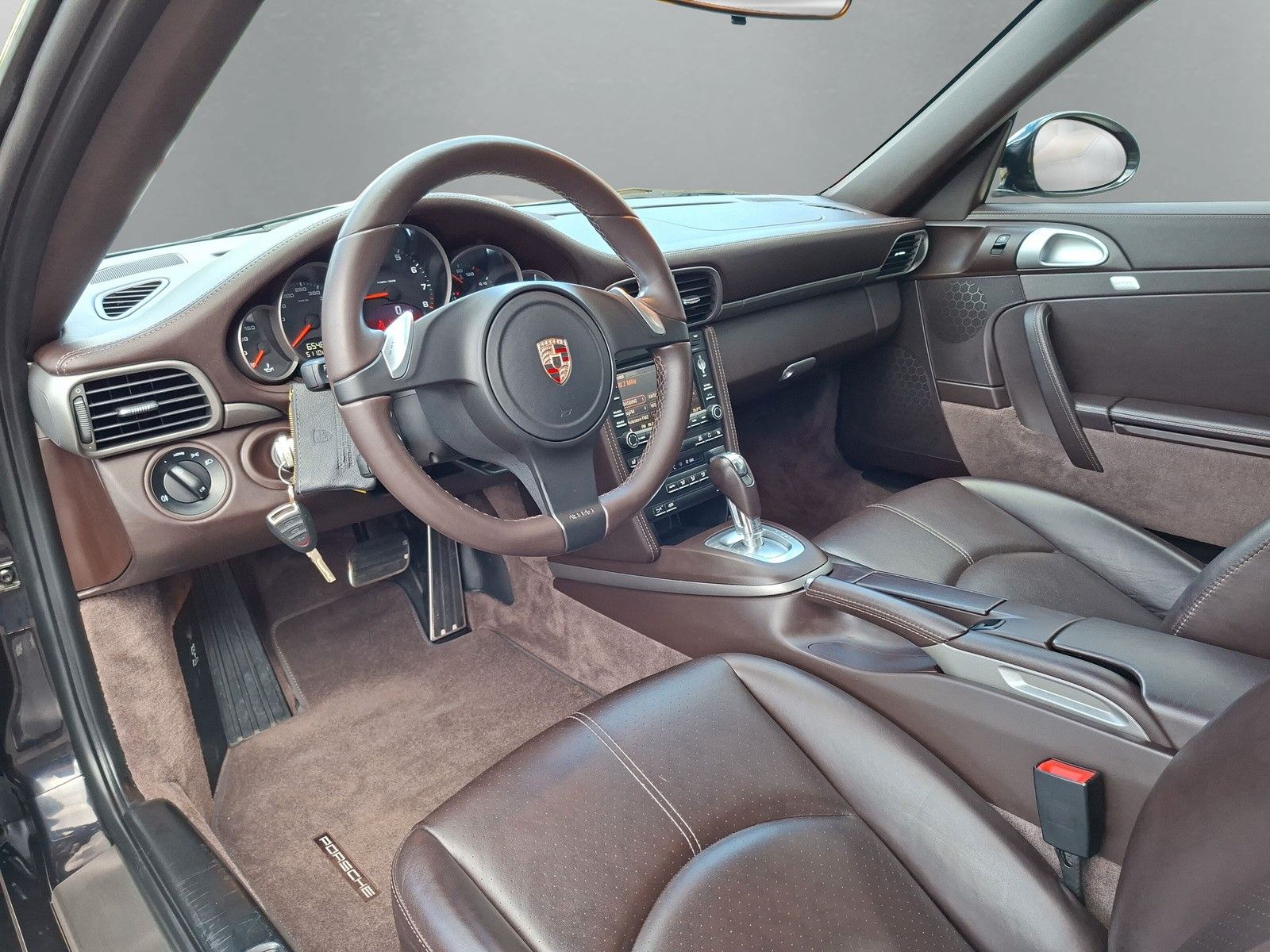 Fahrzeugabbildung Porsche 997/911 Carerra Cabrio PDK 19"  Sportabgasanlage