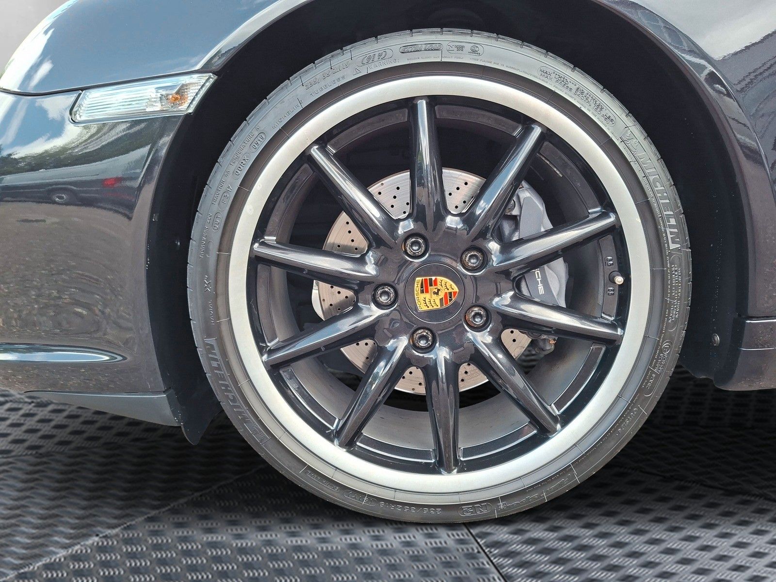 Fahrzeugabbildung Porsche 997/911 Carerra Cabrio PDK 19"  Sportabgasanlage