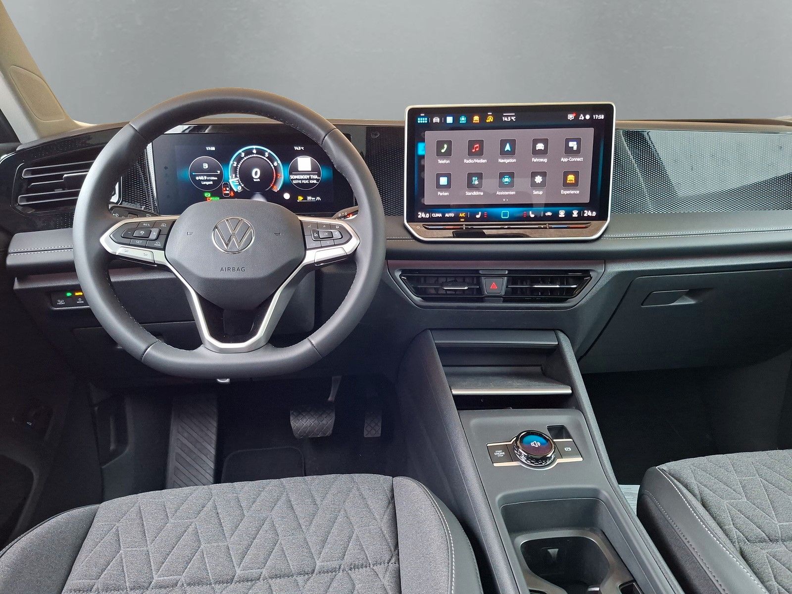 Fahrzeugabbildung Volkswagen Tiguan Life 1.5 eTSI 360° AHK IQ LED Side 5J.Gar