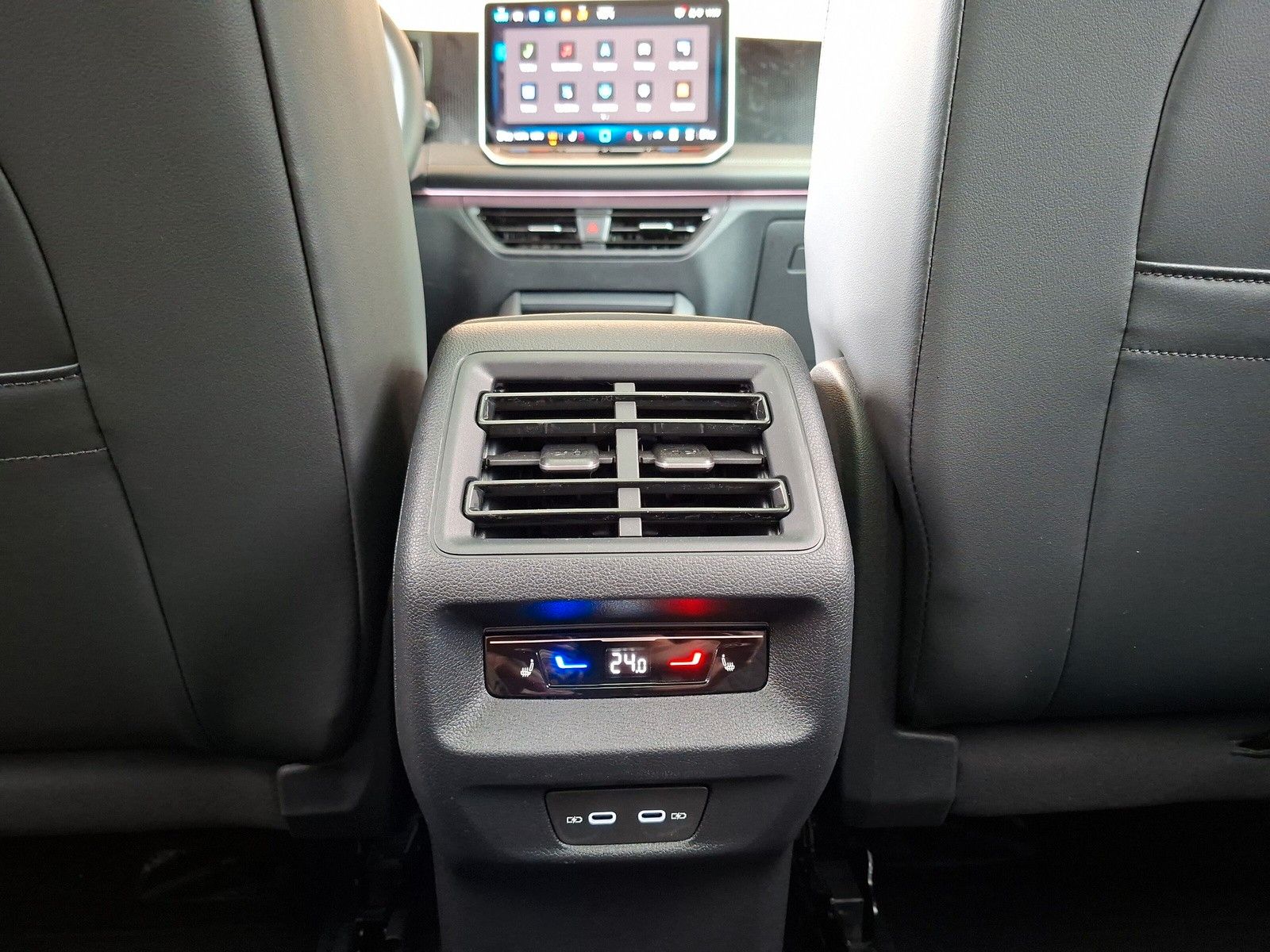 Fahrzeugabbildung Volkswagen Tiguan Life 1.5 eTSI 360° AHK IQ LED Side 5J.Gar
