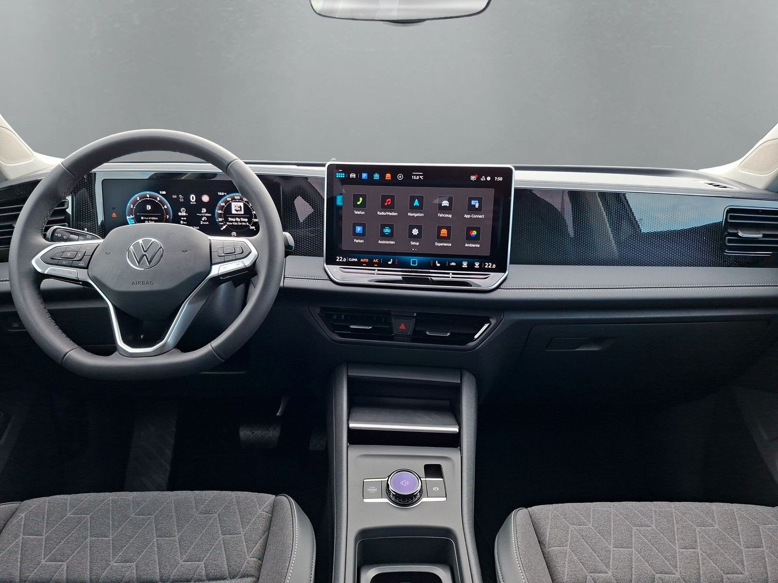 Fahrzeugabbildung Volkswagen Tiguan Life 1.5 eTSI 360° AHK IQ LED Side 5J.Gar