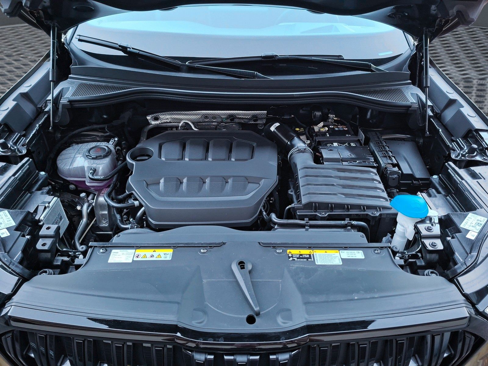 Fahrzeugabbildung SKODA Kodiaq 2.0TSI RS Pano AHK .Headup Standh.DCC