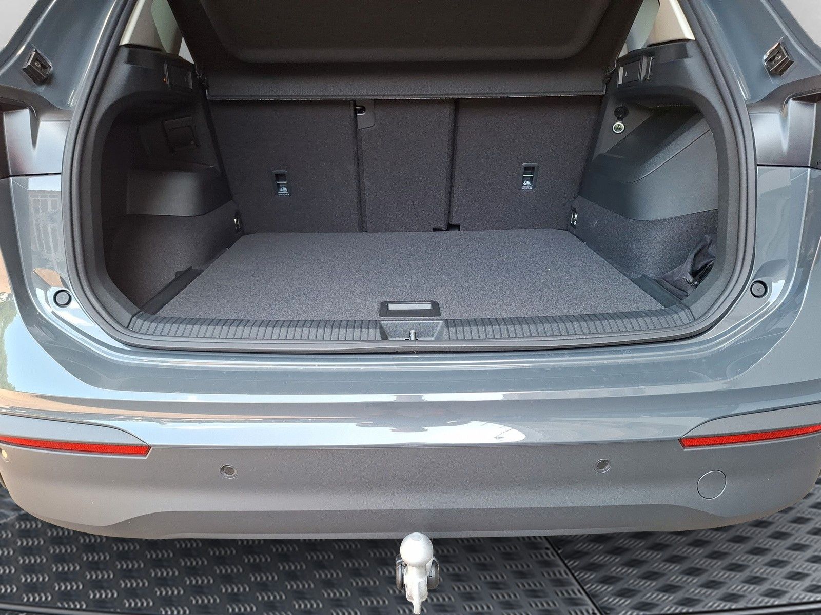 Fahrzeugabbildung Volkswagen Tiguan 1.5 TSI Plug-In-Hybrid AHK 360°IQ 5J.Gar.