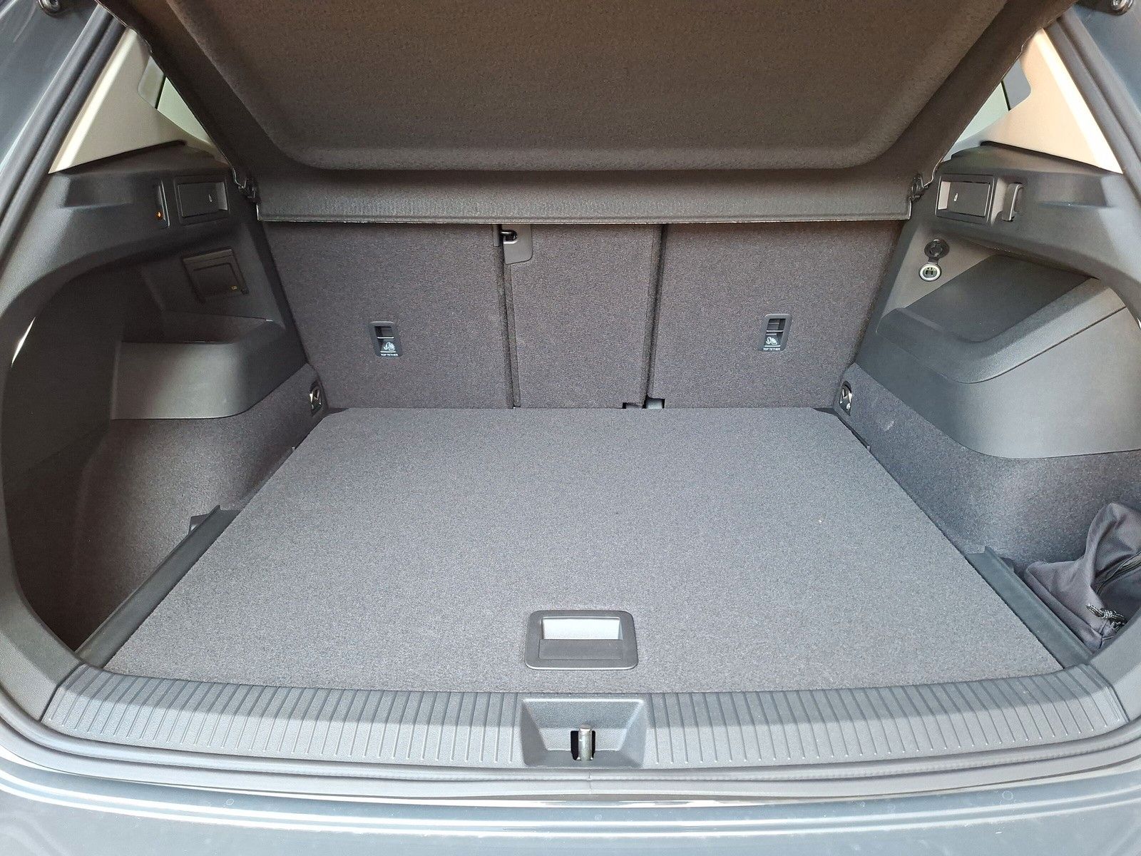 Fahrzeugabbildung Volkswagen Tiguan 1.5 TSI Plug-In-Hybrid AHK 360°IQ 5J.Gar.