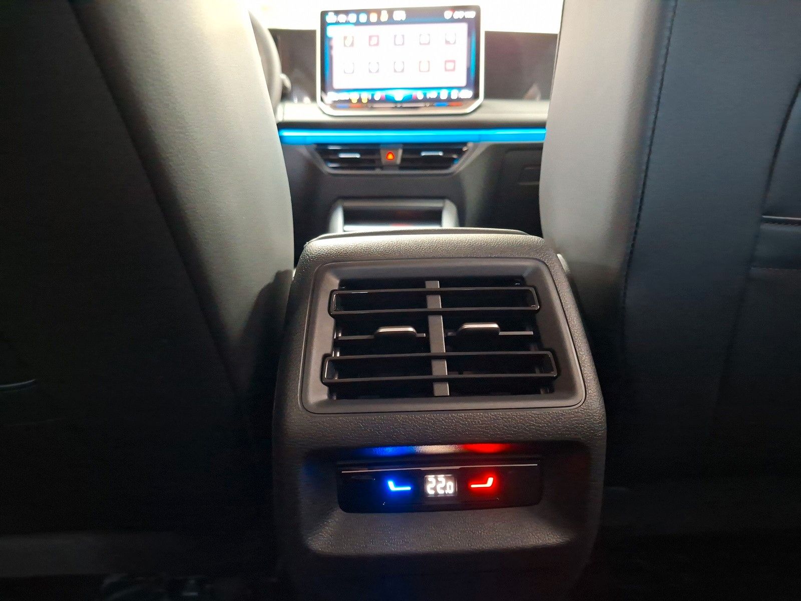 Fahrzeugabbildung Volkswagen Tiguan 1.5 TSI Plug-In-Hybrid AHK 360°IQ 5J.Gar.