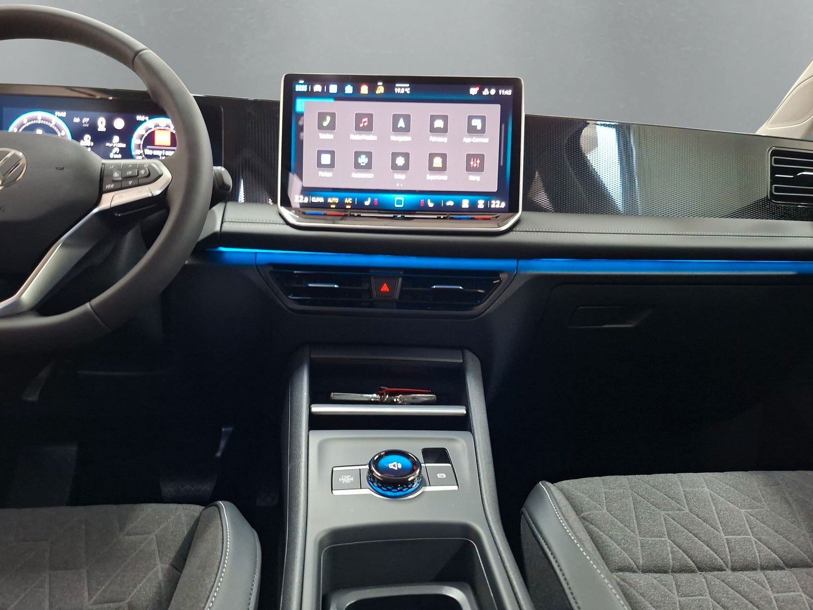 Fahrzeugabbildung Volkswagen Tiguan 1.5 TSI Plug-In-Hybrid AHK 360°IQ 5J.Gar.