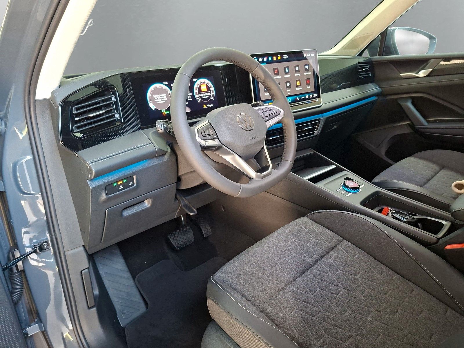 Fahrzeugabbildung Volkswagen Tiguan 1.5 TSI Plug-In-Hybrid AHK 360°IQ 5J.Gar.