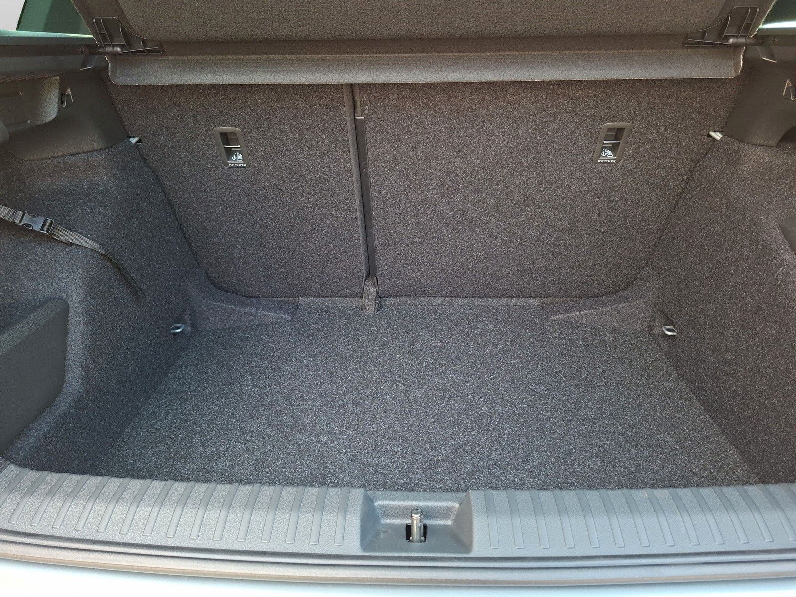 Fahrzeugabbildung SKODA Kamiq 1.5TSI Monte Carlo 18"eHeck AHK ACC Side