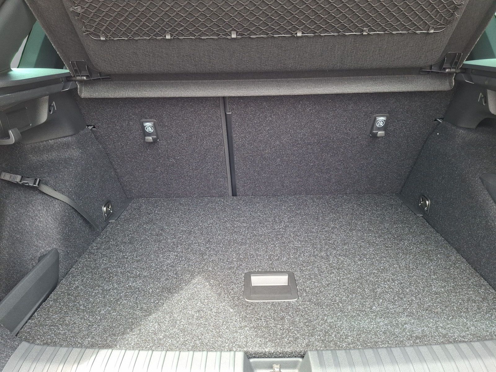 Fahrzeugabbildung SKODA Kamiq 1.5TSI Monte Carlo 18"eHeck AHK ACC Side