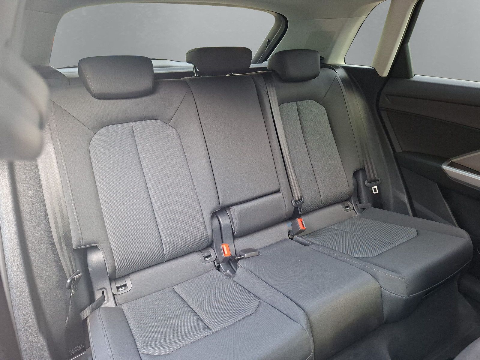 Fahrzeugabbildung Audi Q3 40 TFSI quattro S line DSG Pano MMI Navi