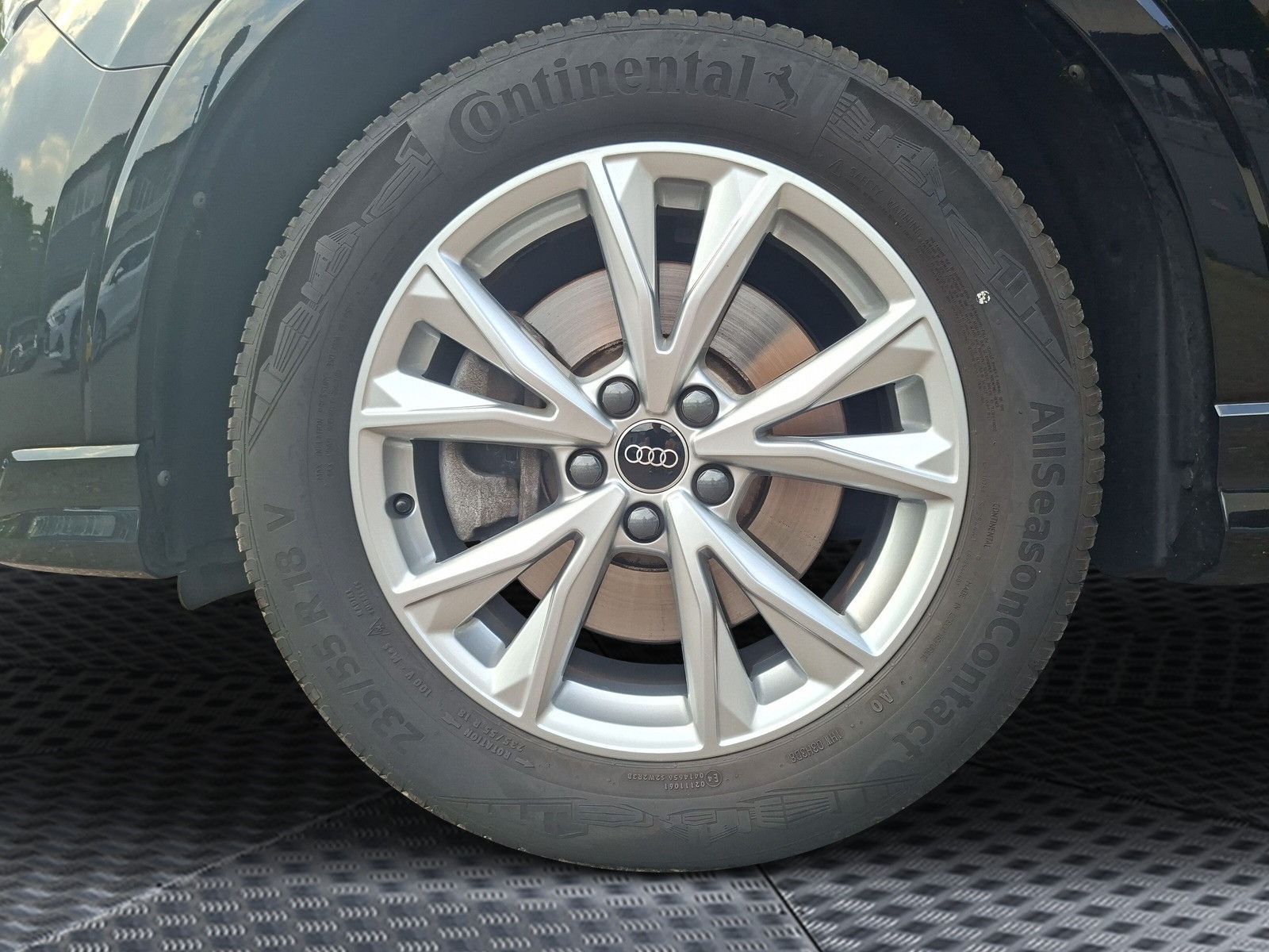 Fahrzeugabbildung Audi Q3 40 TFSI quattro S line DSG Pano MMI Navi