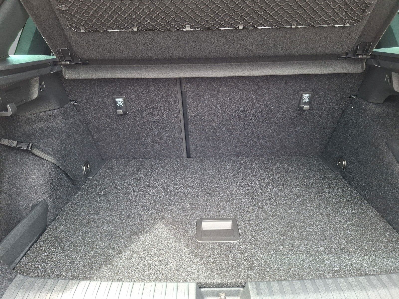 Fahrzeugabbildung SKODA Kamiq 1.5TSI Monte Carlo 18" eHeck AHK ACC Side