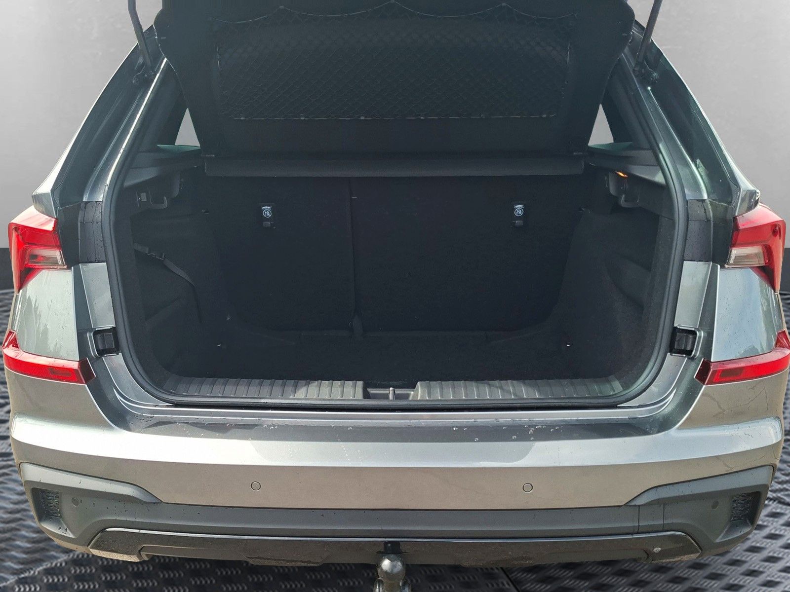 Fahrzeugabbildung SKODA Kamiq 1.5TSI Monte Carlo 18"eHeck AHK ACC Side