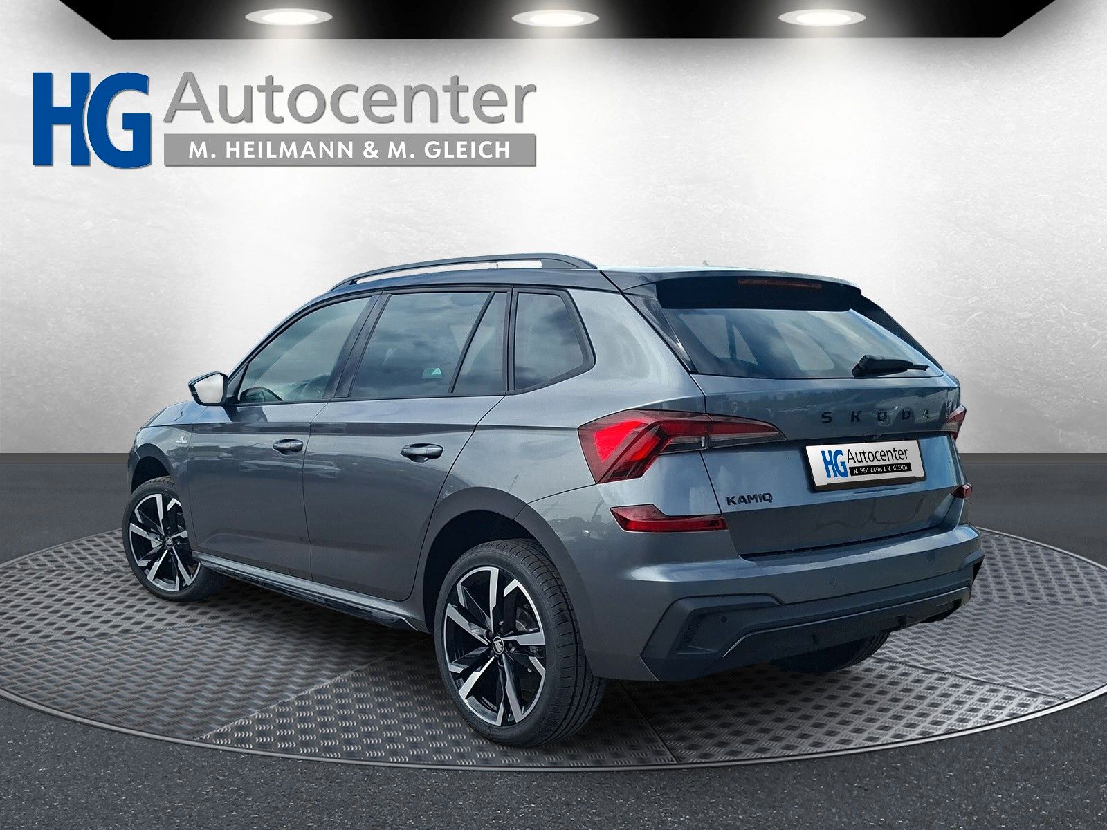 Fahrzeugabbildung SKODA Kamiq 1.5TSI Monte Carlo 18"eHeck AHK ACC Side