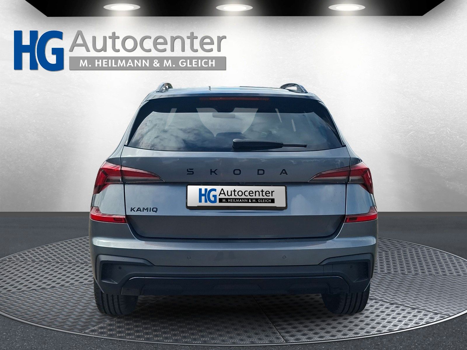 Fahrzeugabbildung SKODA Kamiq 1.5TSI Monte Carlo 18"eHeck AHK ACC Side