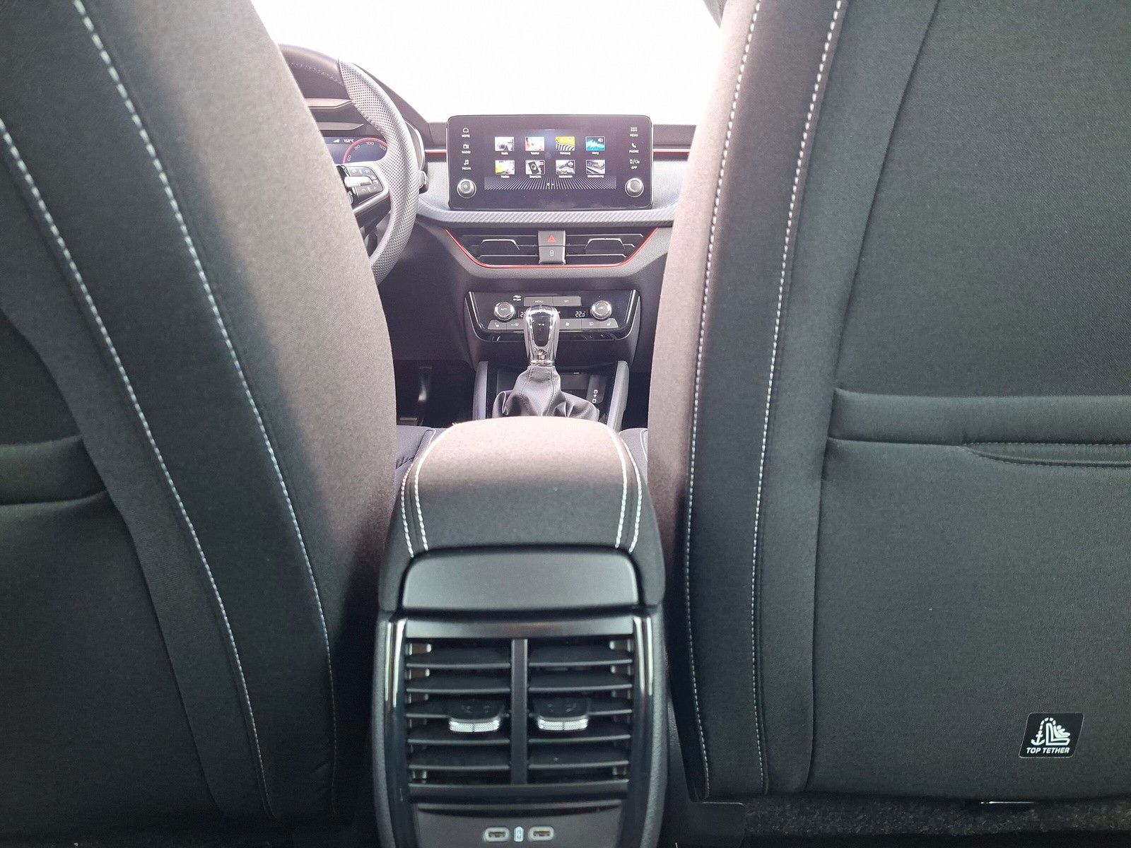 Fahrzeugabbildung SKODA Kamiq 1.5TSI Monte Carlo 18"eHeck AHK ACC Side