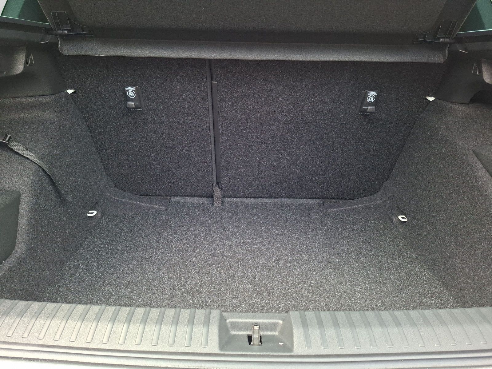 Fahrzeugabbildung SKODA Kamiq 1.5TSI Monte Carlo Pano 18"eHeck AHK 4 J.G