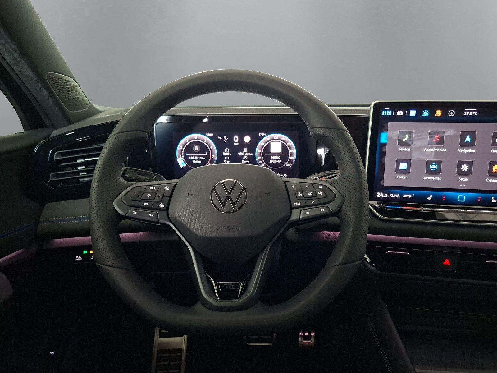 Fahrzeugabbildung Volkswagen Tiguan 2.0TDI 4mot 20" Pano AHK Headup DCC Plus