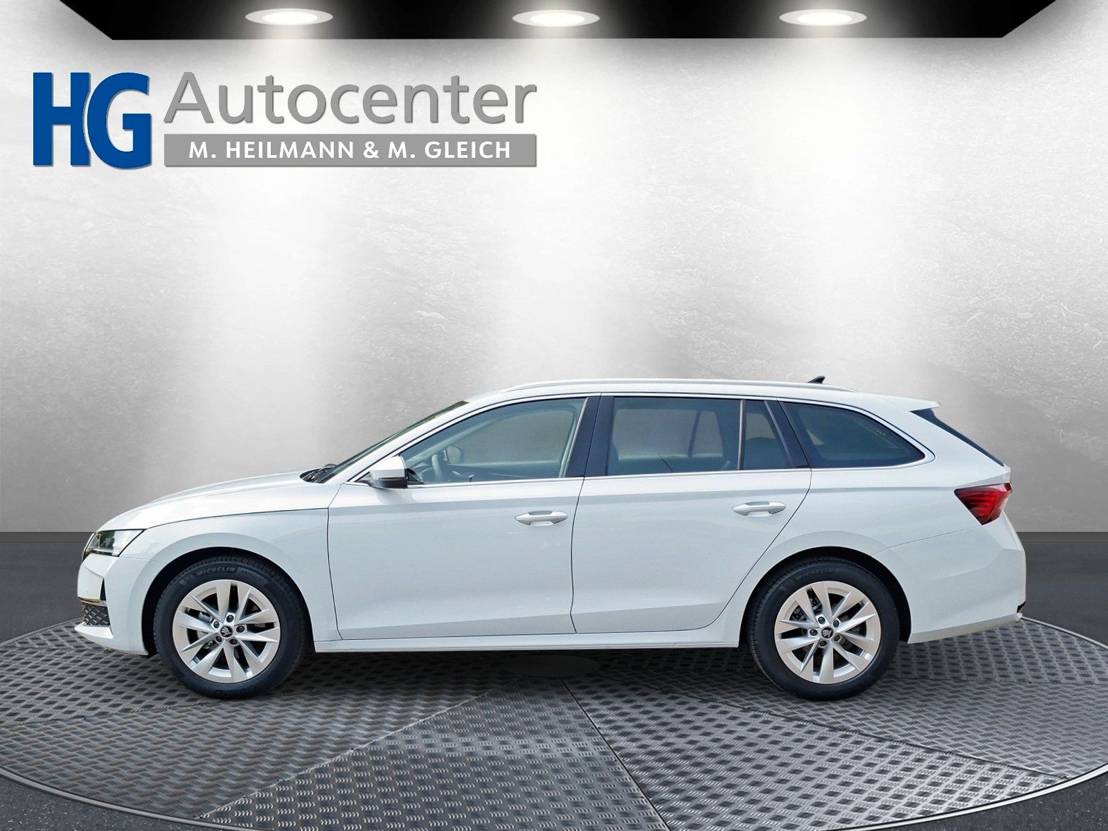 Fahrzeugabbildung SKODA Octavia Combi 1.5TSI eHeck ACC AHK 5J.Gar.Side
