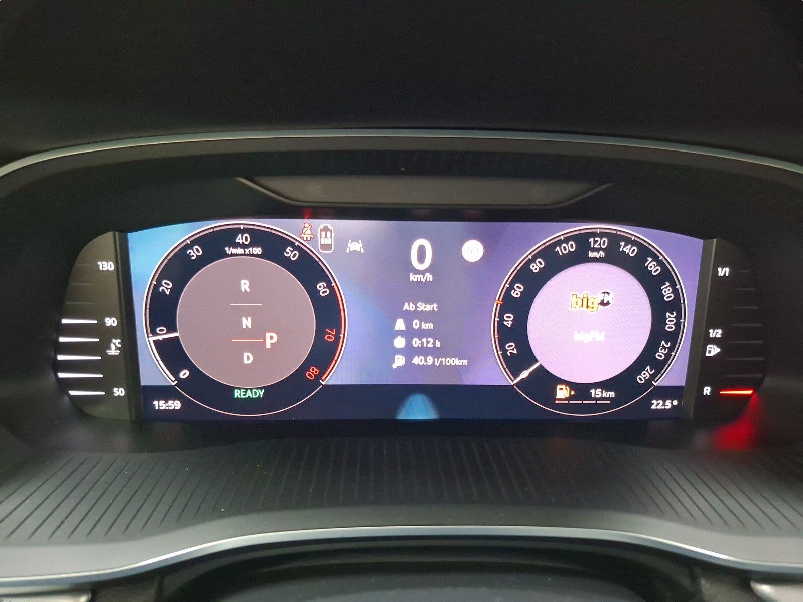 Fahrzeugabbildung SKODA Octavia Combi 1.5TSI eHeck ACC AHK 5J.Gar.Side