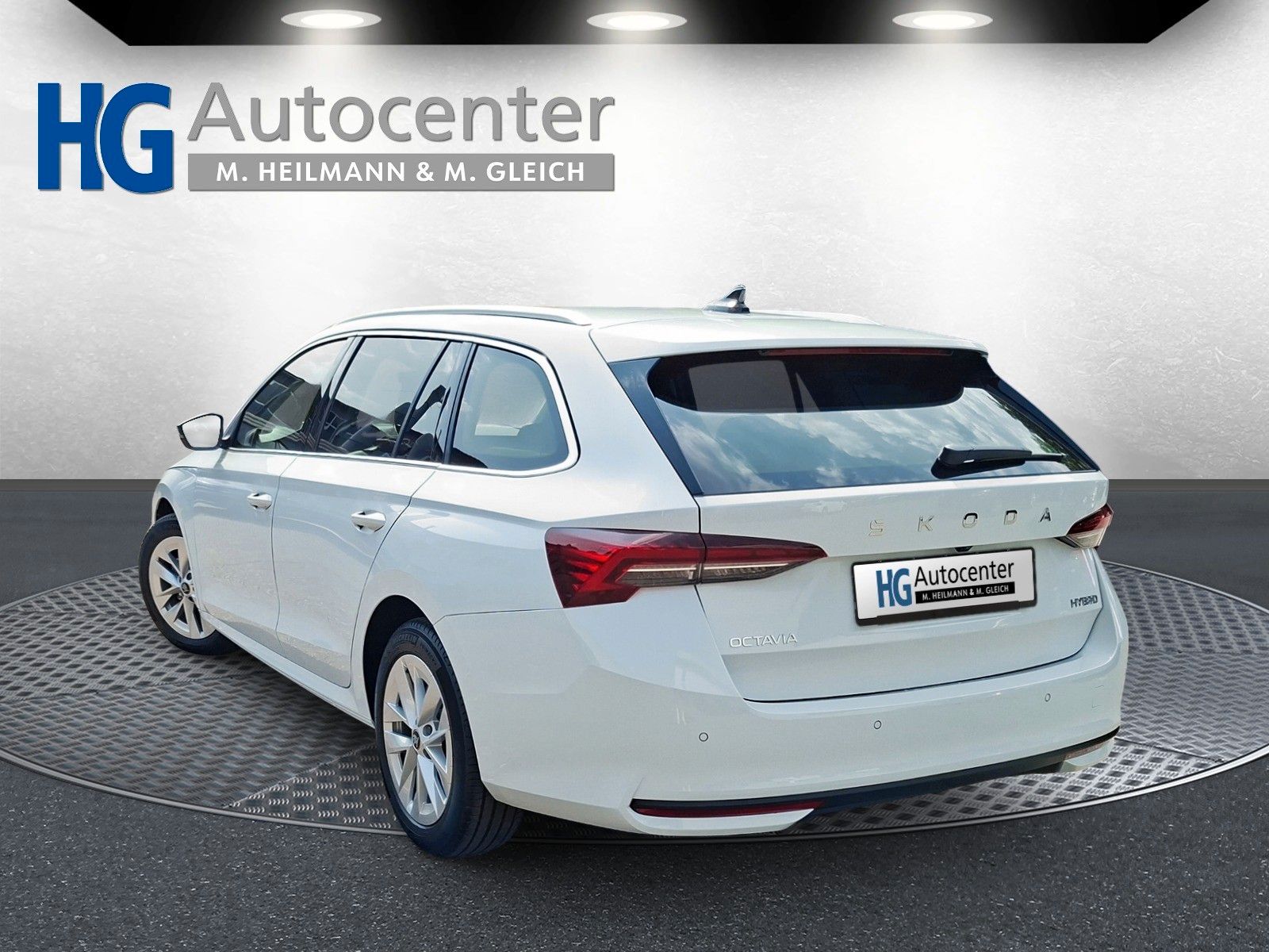 Fahrzeugabbildung SKODA Octavia Combi 1.5TSI eHeck ACC AHK 5J.Gar.Side