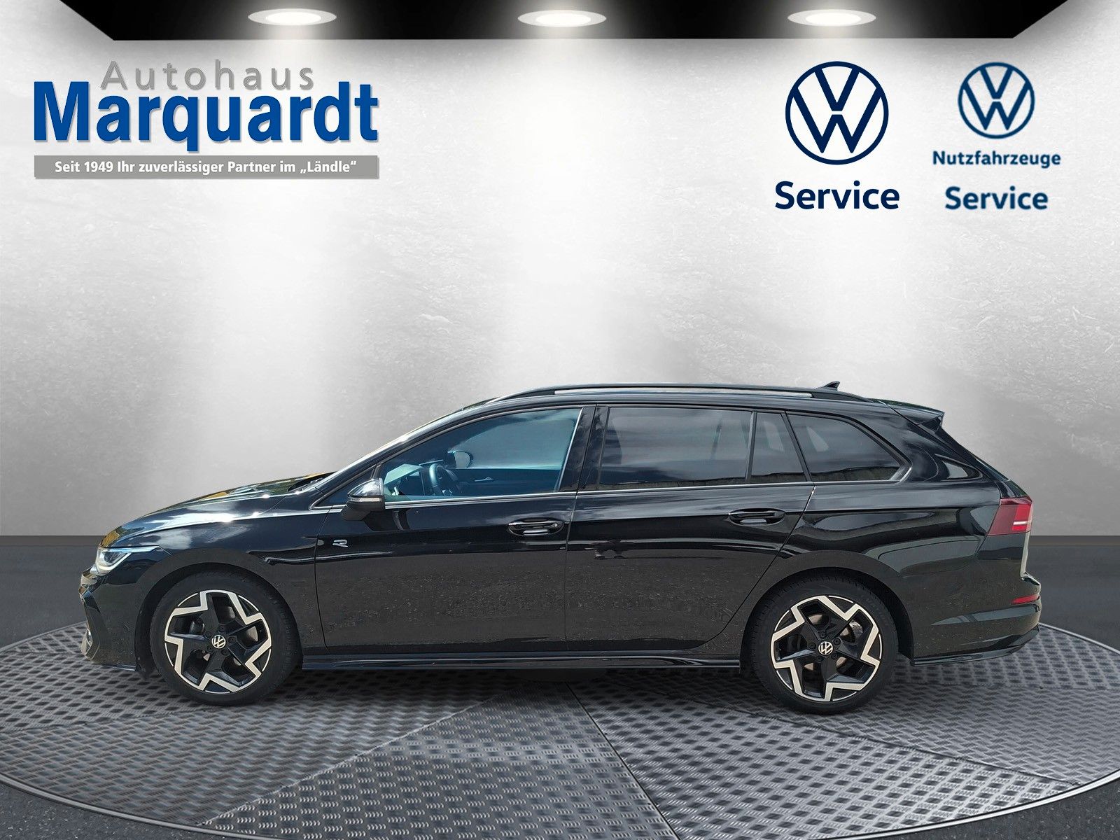 Fahrzeugabbildung Volkswagen Golf VIII Variant 1.5 eTSI DSG R-Line 17"Kamera
