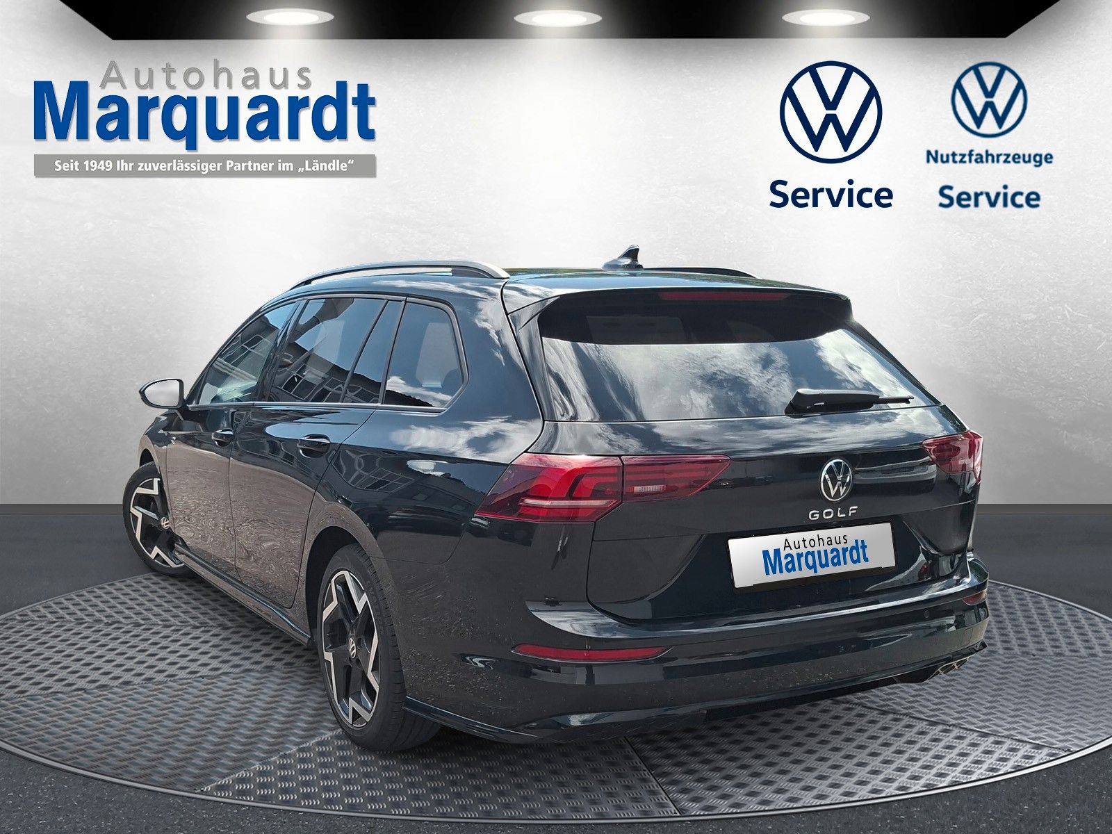 Fahrzeugabbildung Volkswagen Golf VIII Variant 1.5 eTSI DSG R-Line 17"Kamera