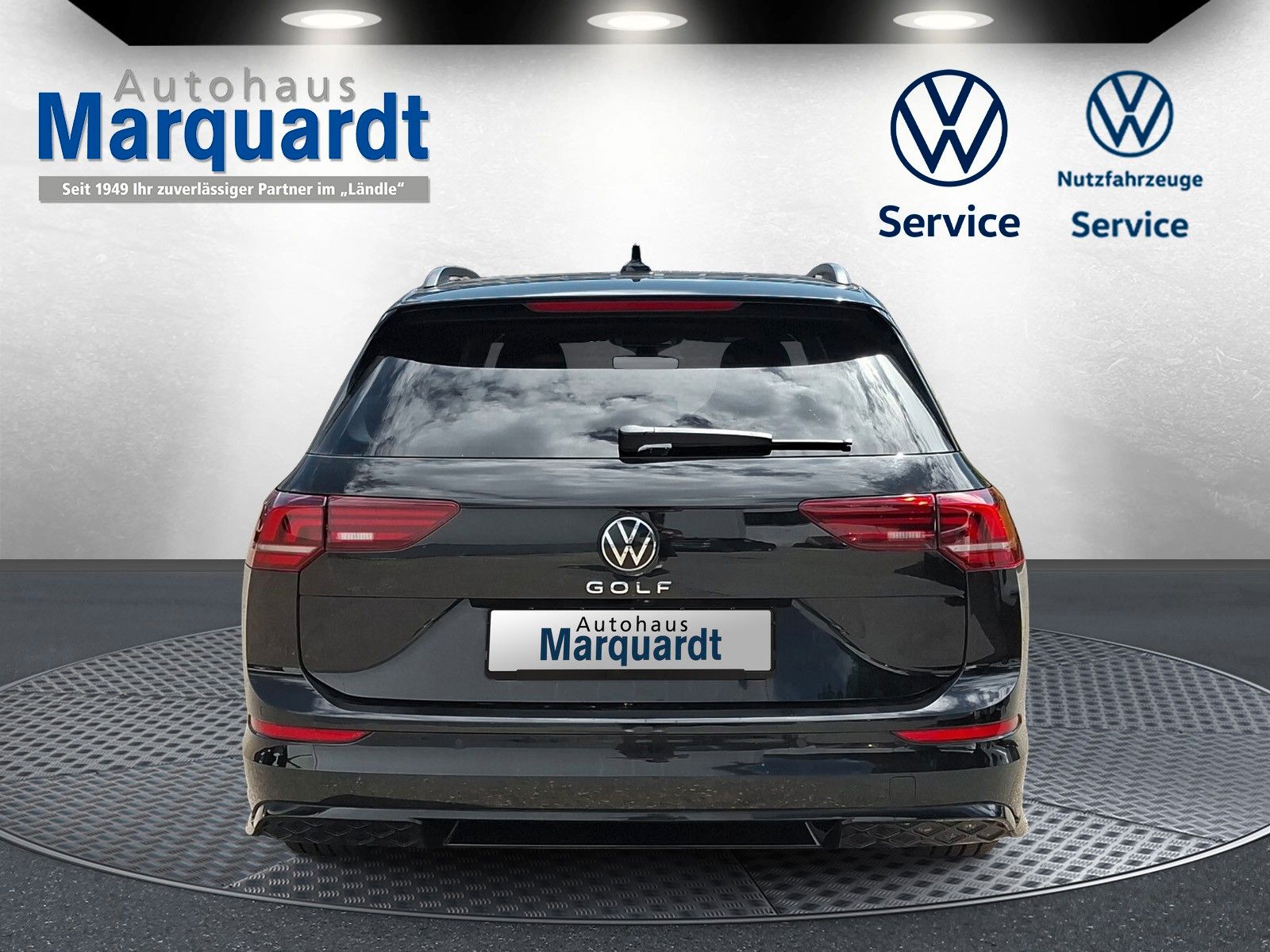 Fahrzeugabbildung Volkswagen Golf VIII Variant 1.5 eTSI DSG R-Line 17"Kamera