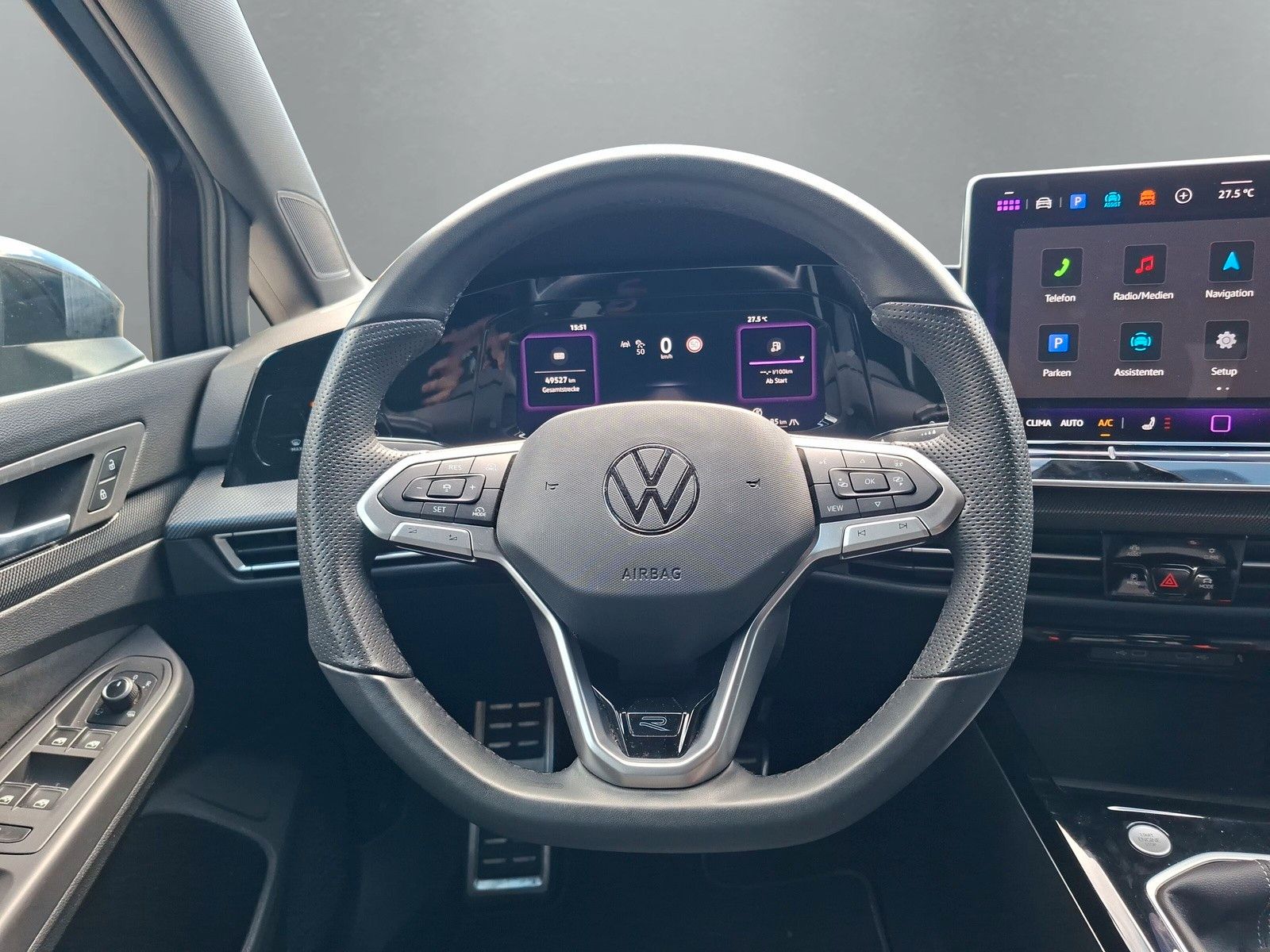 Fahrzeugabbildung Volkswagen Golf VIII Variant 1.5 eTSI DSG R-Line 17"Kamera