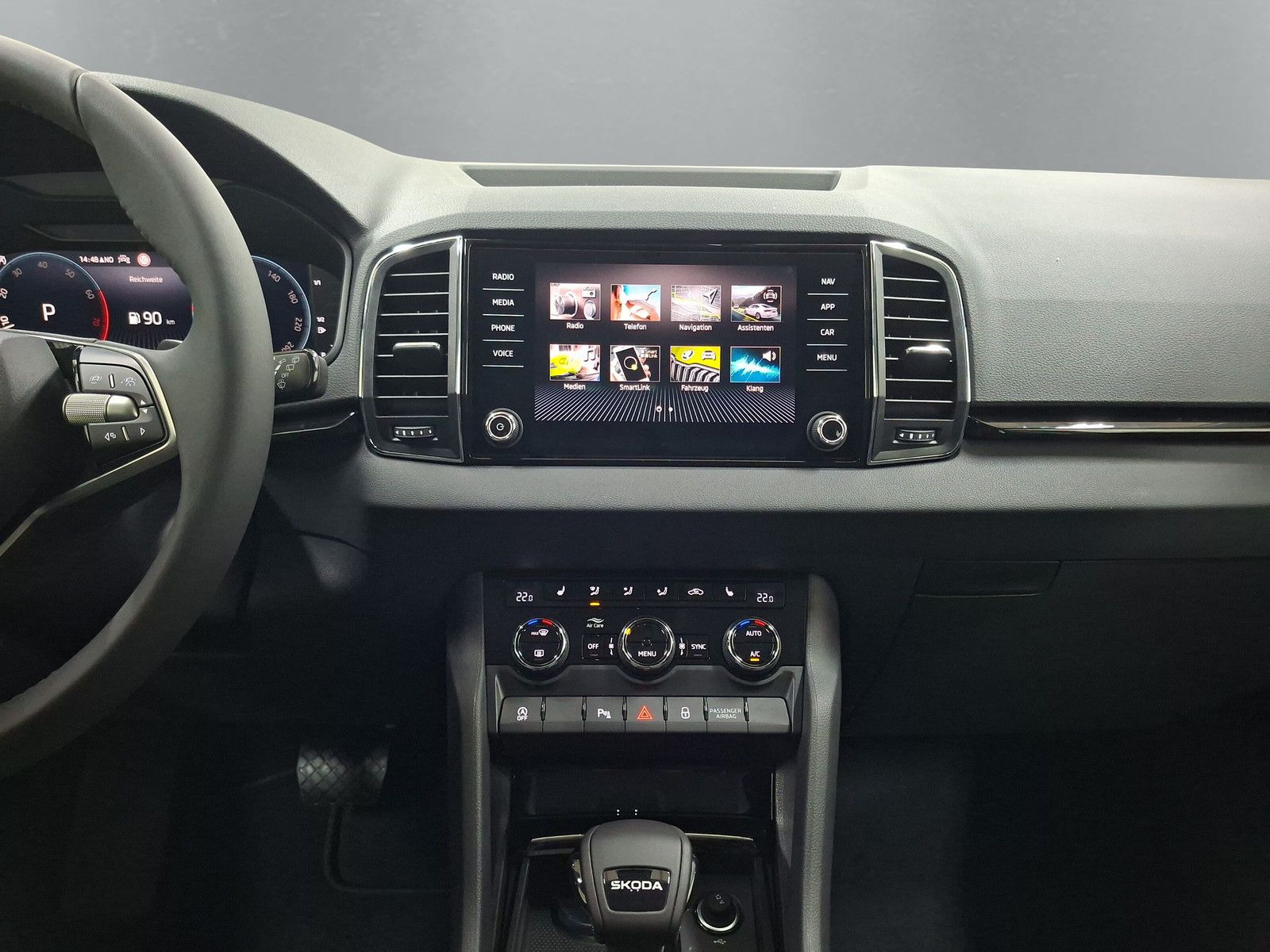 Fahrzeugabbildung SKODA Karoq Selection 2.0TDI 4x4 AHK ACC Navi Kamera