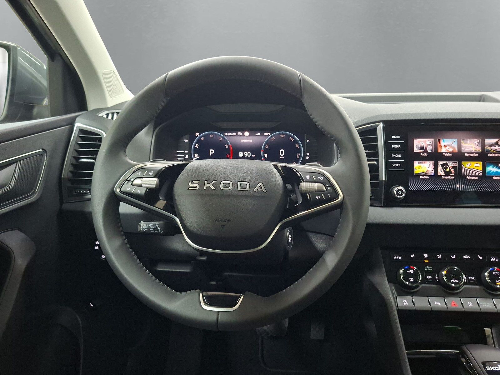 Fahrzeugabbildung SKODA Karoq Selection 2.0TDI 4x4 AHK ACC Navi Kamera