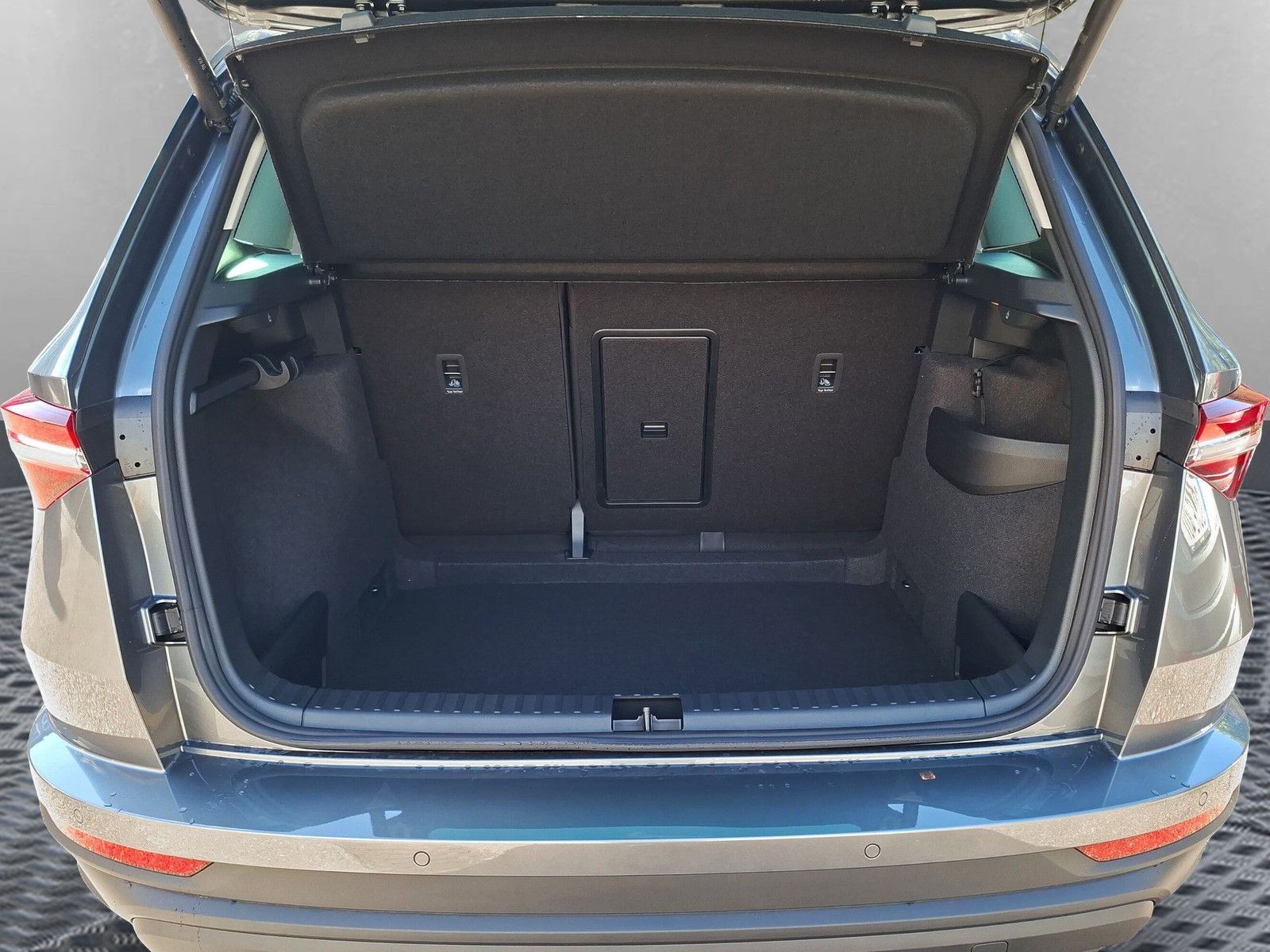 Fahrzeugabbildung SKODA Karoq Selection 2.0TDI 4x4 AHK ACC Navi Kamera