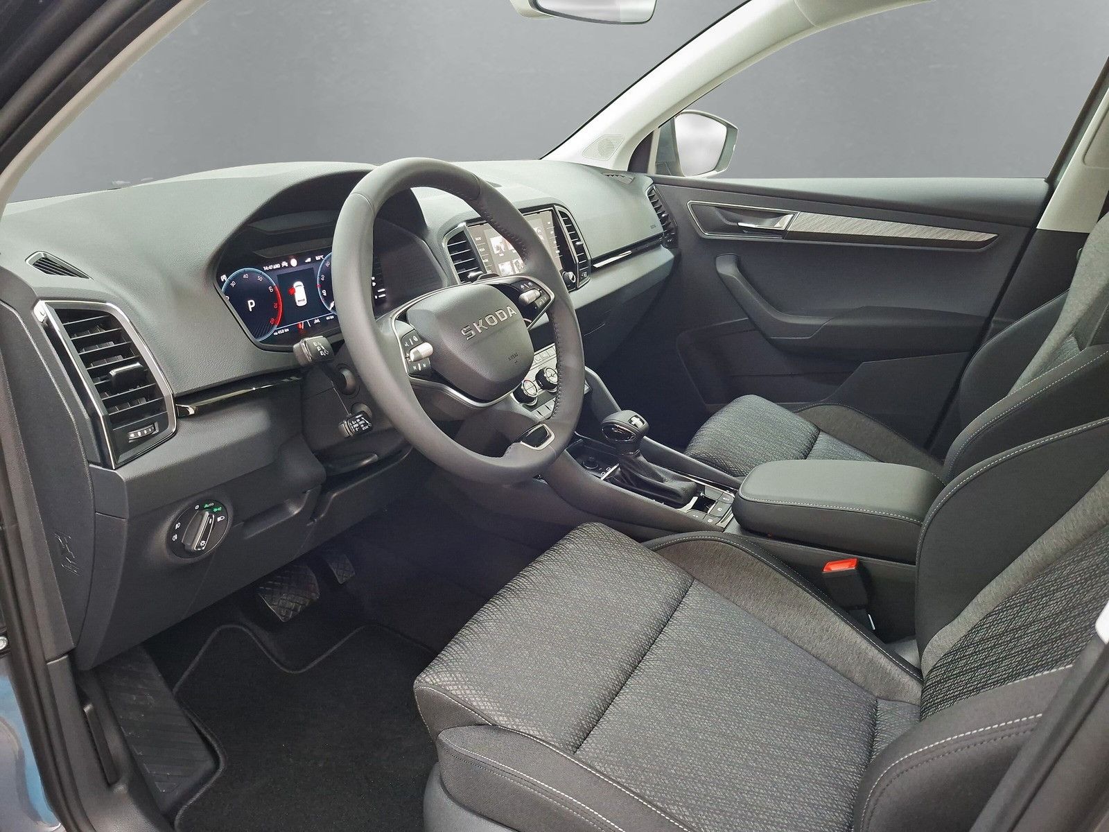 Fahrzeugabbildung SKODA Karoq Selection 2.0TDI 4x4 AHK ACC Navi Kamera