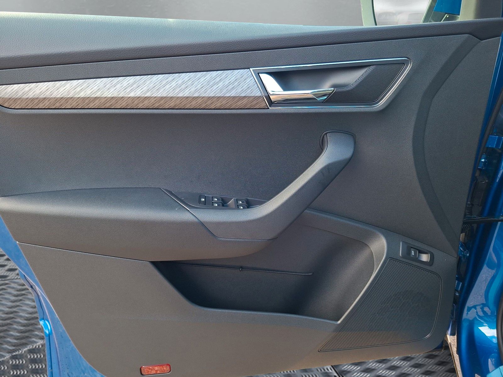 Fahrzeugabbildung SKODA Karoq Selection 2.0TDI 4x4 AHK ACC Navi Kamera