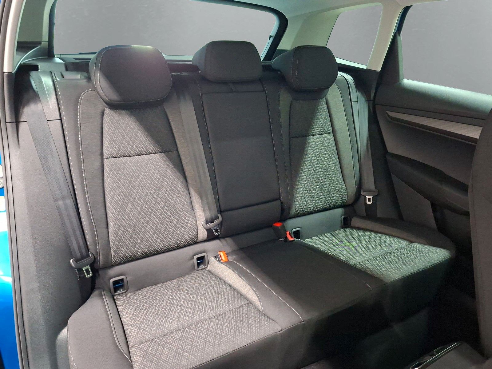 Fahrzeugabbildung SKODA Karoq Selection 2.0TDI 4x4 AHK ACC Navi Kamera