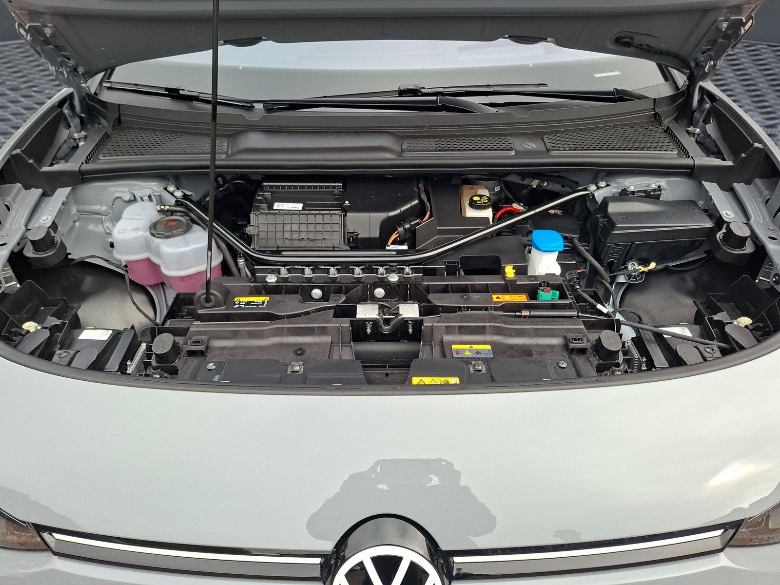 Fahrzeugabbildung Volkswagen ID.7 Tourer Pro 82KW Wärmepumpe 19"AHK Headup