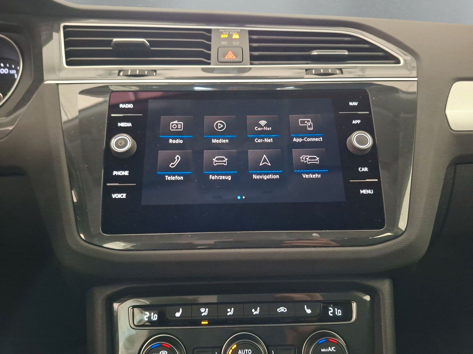 Fahrzeugabbildung Volkswagen Tiguan 1.5 TSI DSG Navi Sitzh.Klimautom.