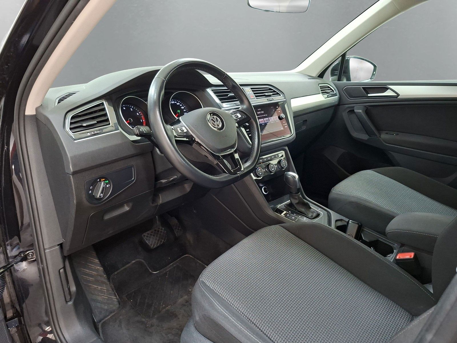 Fahrzeugabbildung Volkswagen Tiguan 1.5 TSI DSG Navi Sitzh.Klimautom.