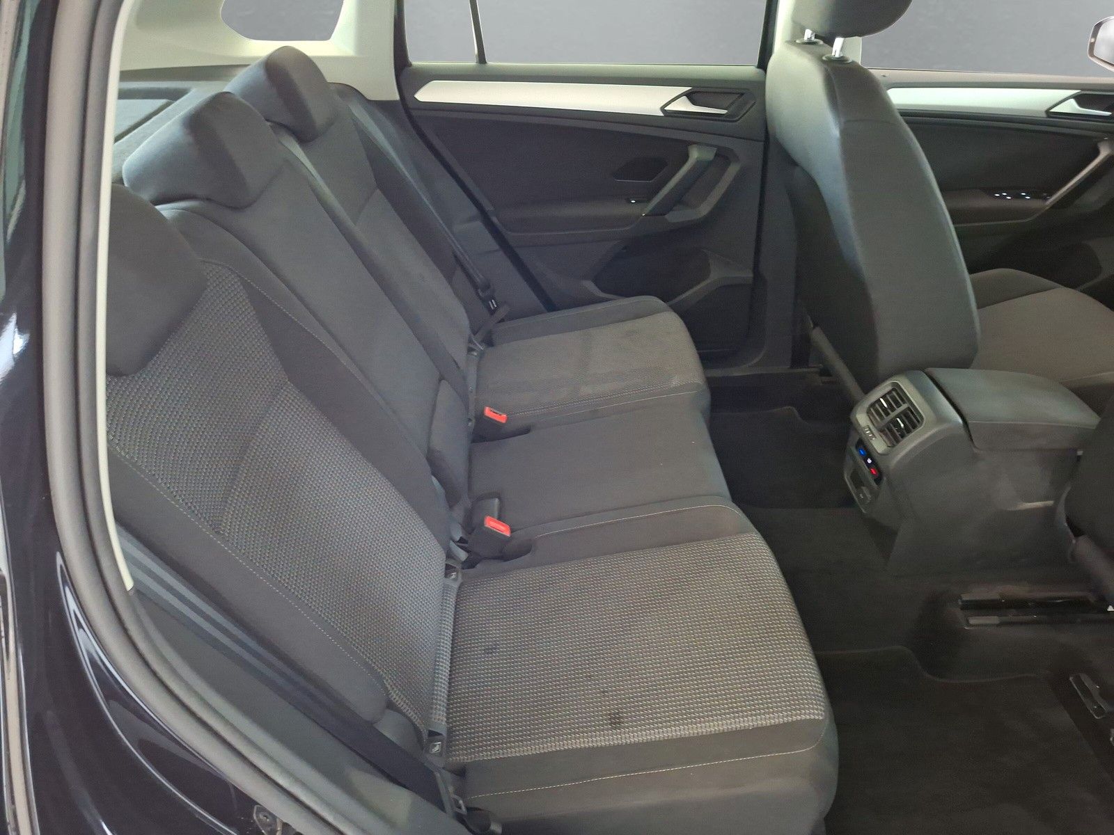 Fahrzeugabbildung Volkswagen Tiguan 1.5 TSI DSG Navi Sitzh.Klimautom.