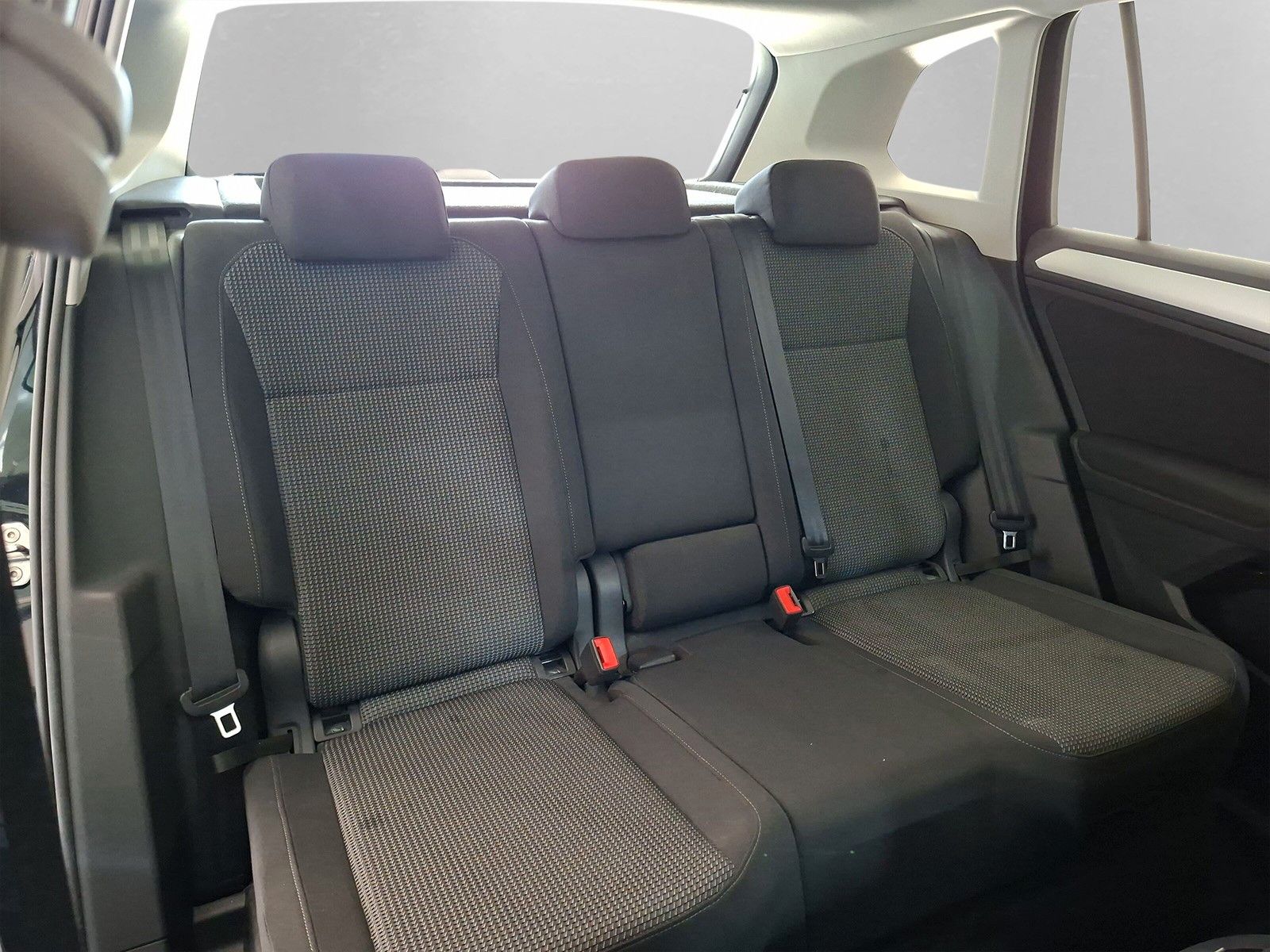 Fahrzeugabbildung Volkswagen Tiguan 1.5 TSI DSG Navi Sitzh.Klimautom.