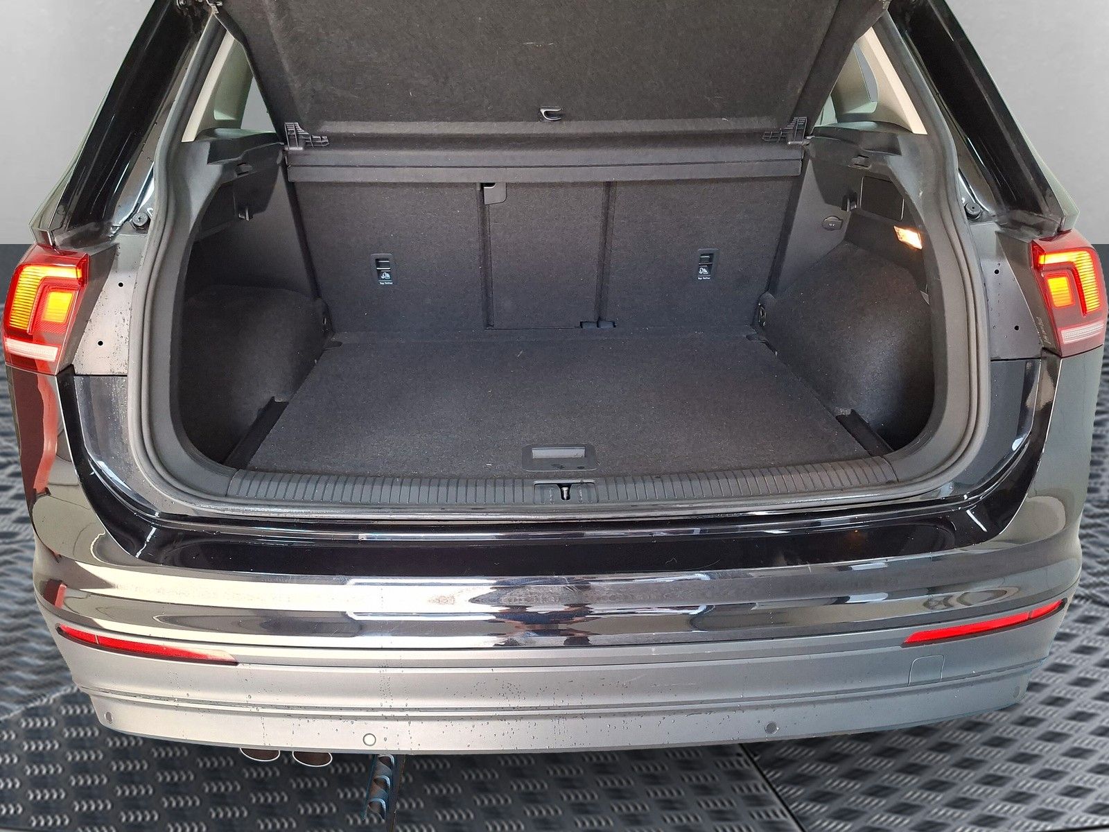 Fahrzeugabbildung Volkswagen Tiguan 1.5 TSI DSG Navi Sitzh.Klimautom.