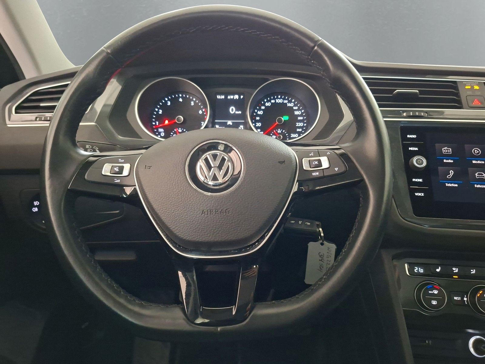 Fahrzeugabbildung Volkswagen Tiguan 1.5 TSI DSG Navi Sitzh.Klimautom.
