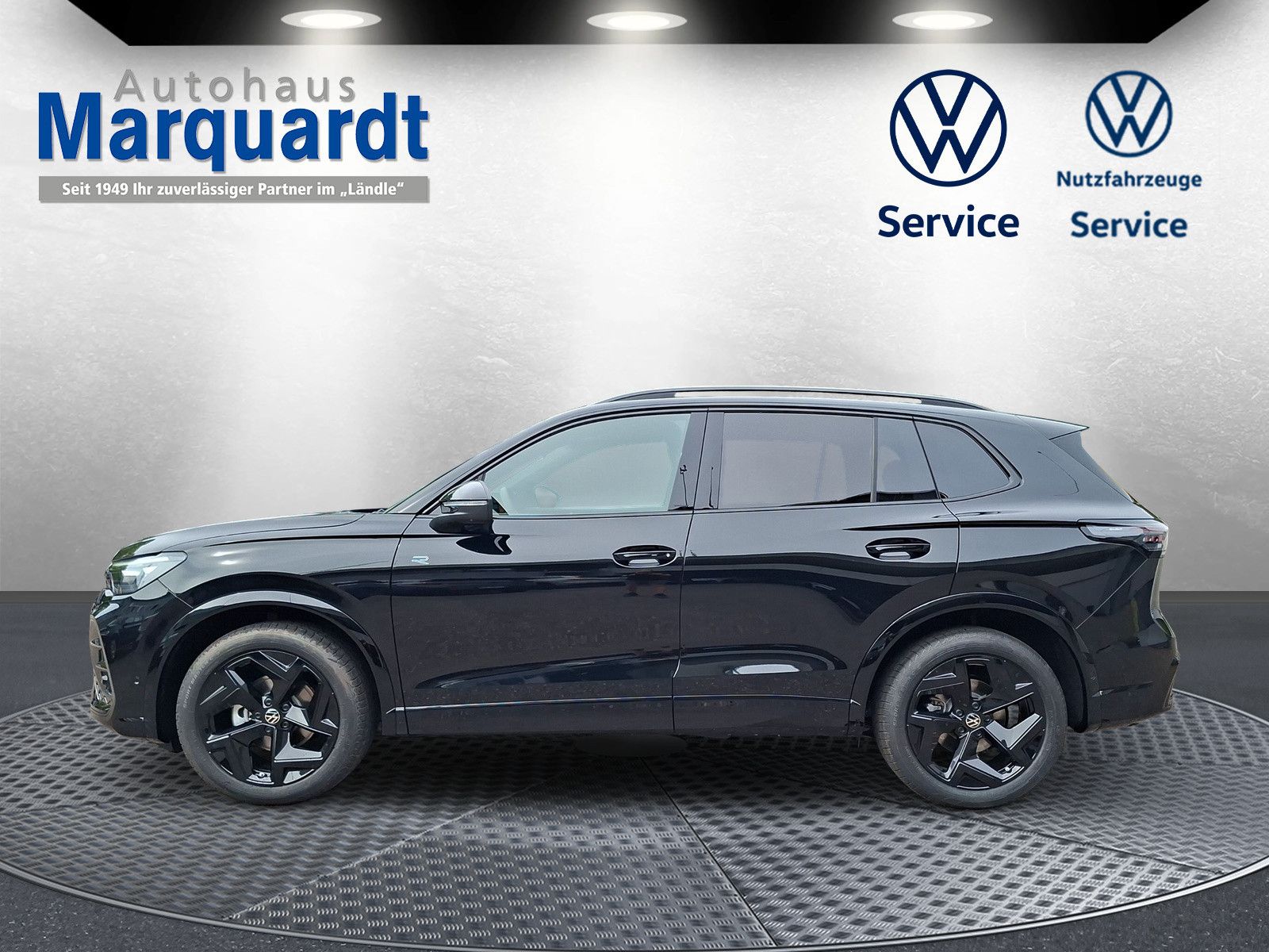 Fahrzeugabbildung Volkswagen Tiguan 1.5eTSI R-Line Pano IQMatrix AHK Headup