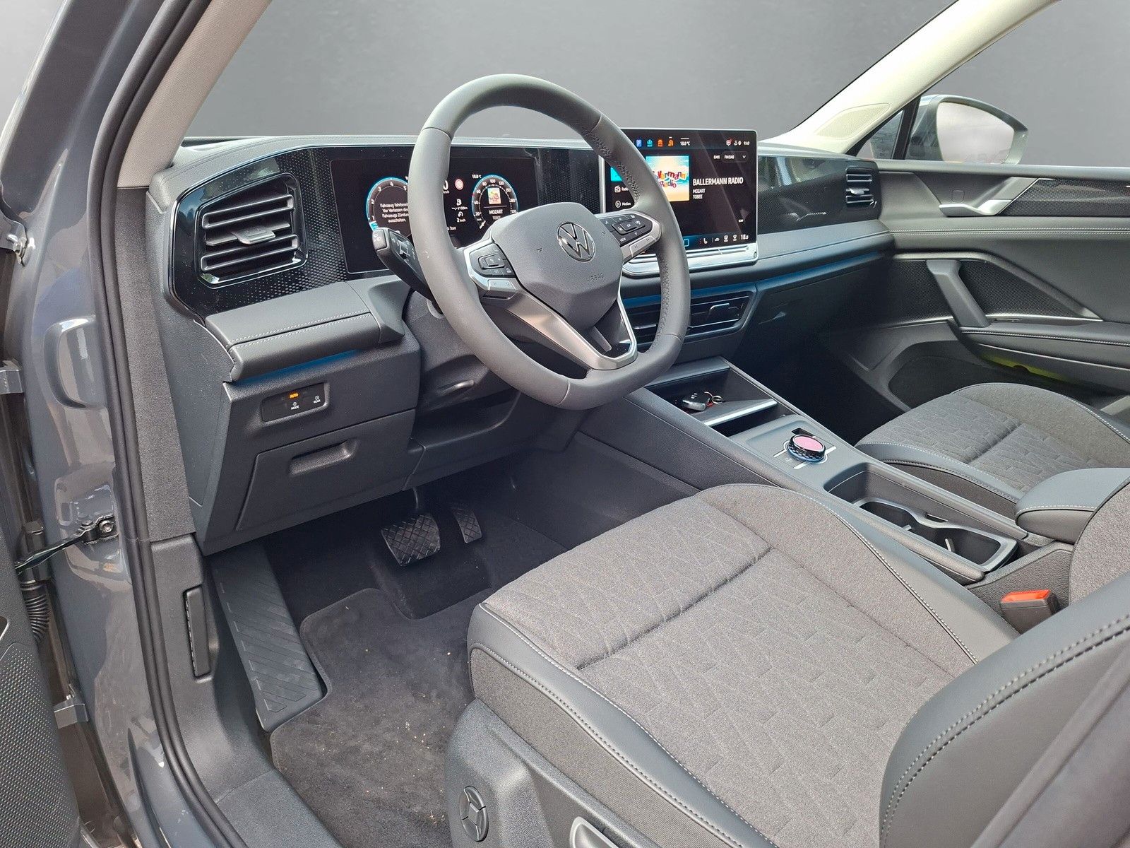 Fahrzeugabbildung Volkswagen Tiguan 1.5 TSI Plug-In-Hybrid AHK DCC Förderung
