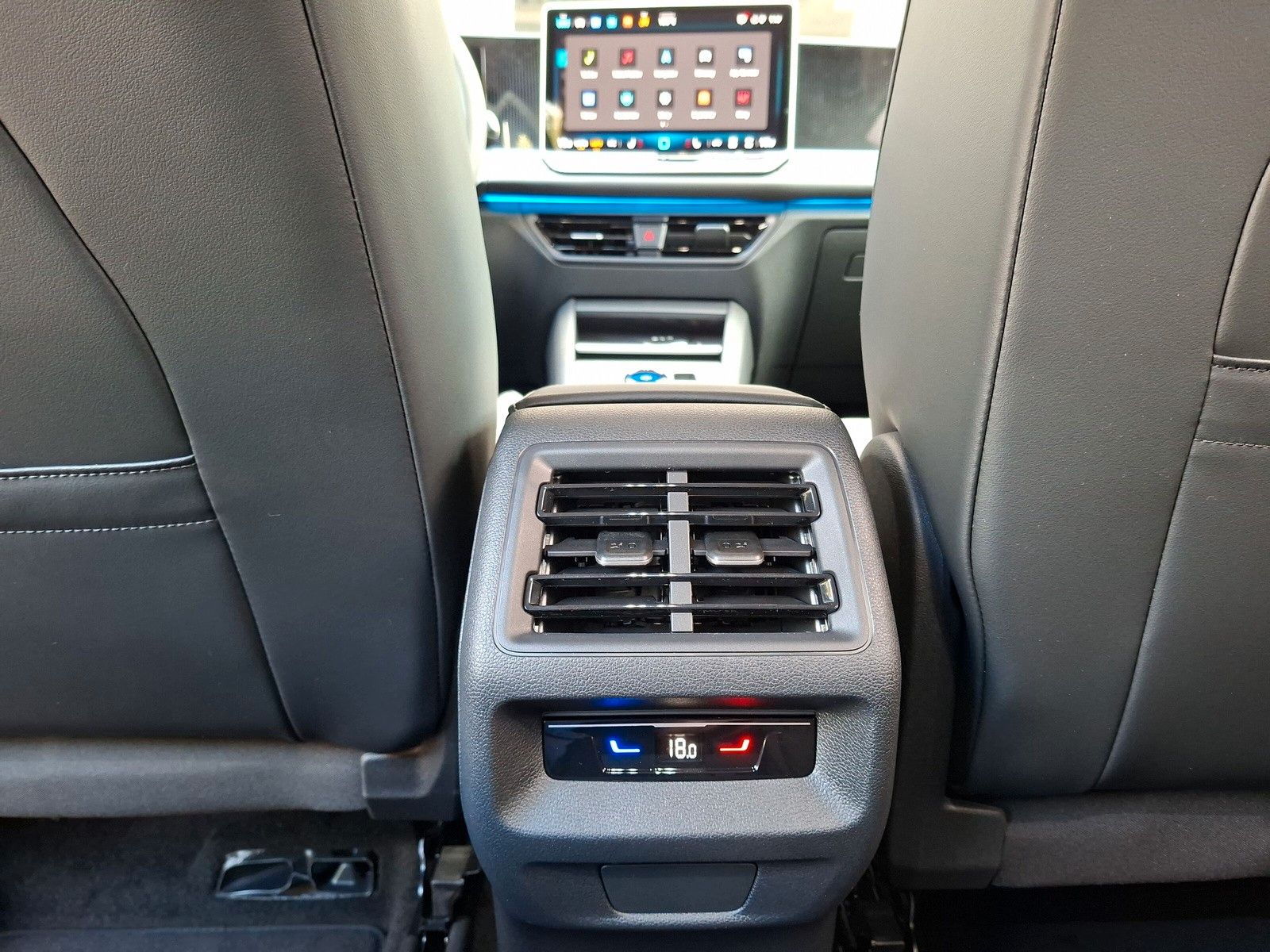 Fahrzeugabbildung Volkswagen Tiguan 1.5 TSI Plug-In-Hybrid AHK DCC Förderung