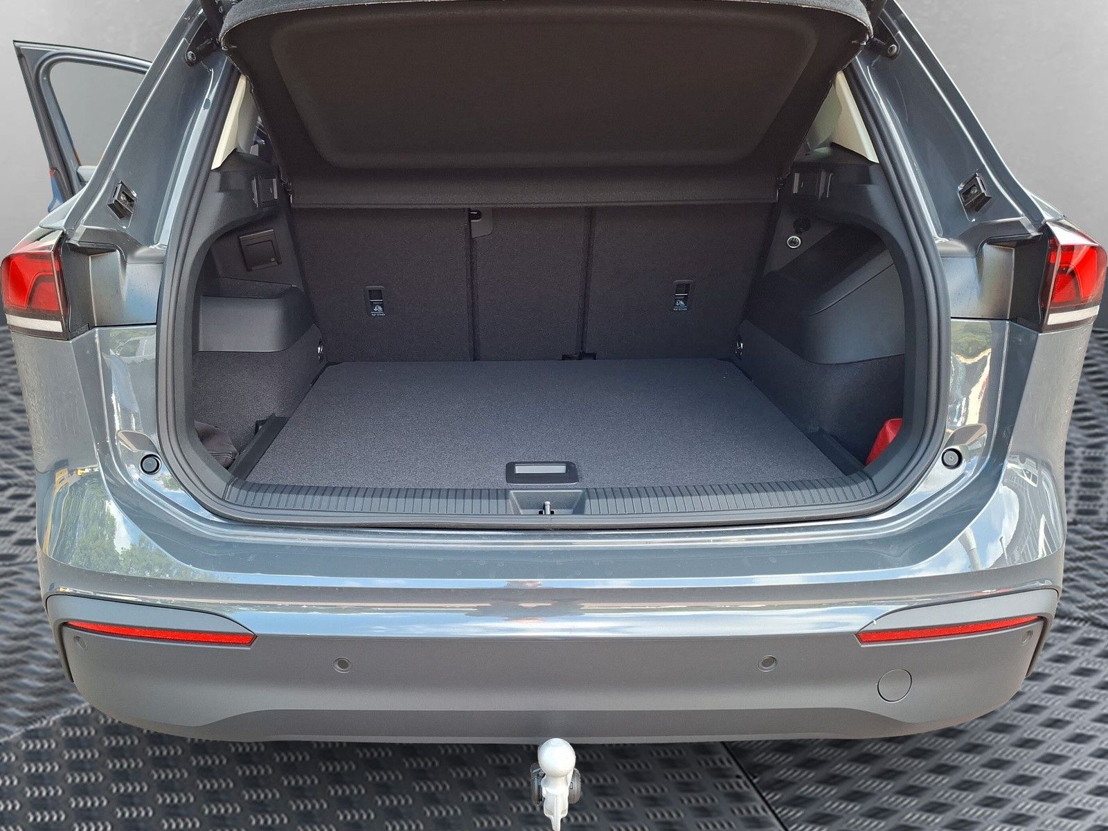 Fahrzeugabbildung Volkswagen Tiguan 1.5 TSI Plug-In-Hybrid AHK DCC Förderung